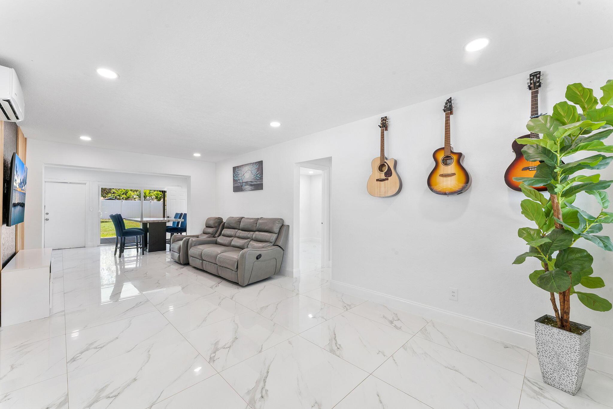 822 S C Street, Lake Worth Beach, FL 33460, Lake Worth Beach - Photo 2