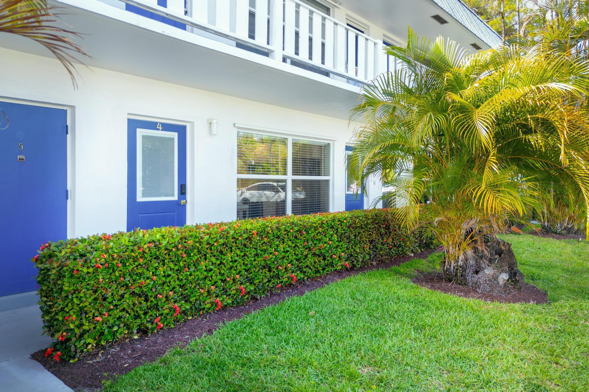 2929 SE Ocean Boulevard E4, Stuart, FL 34996, Stuart - Photo 2