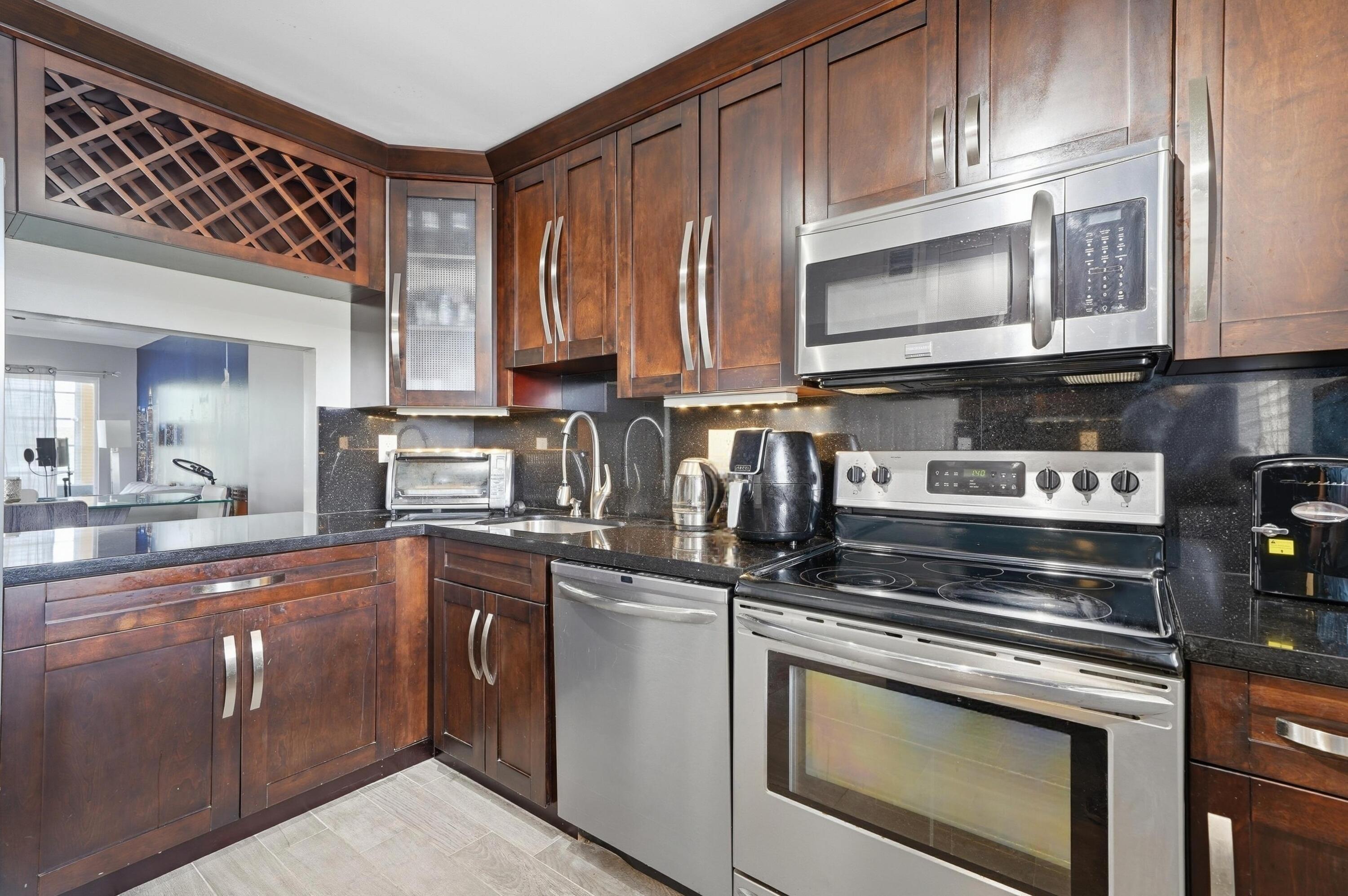 8330 Sands Point N302, Tamarac, FL 33321, Tamarac - Photo 4