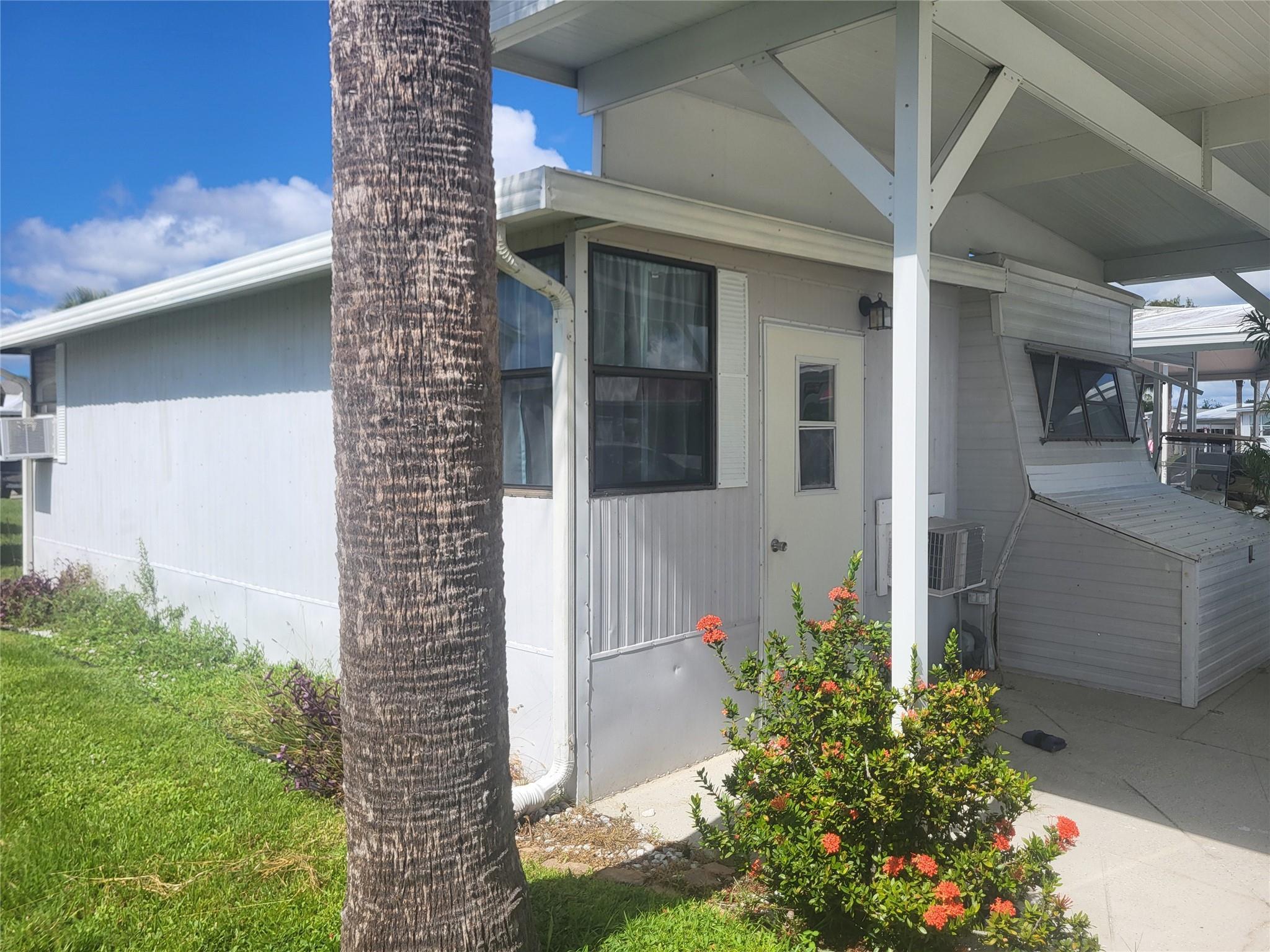 6502 SE 54th Lane, Okeechobee, FL 34974, Okeechobee - Photo 2