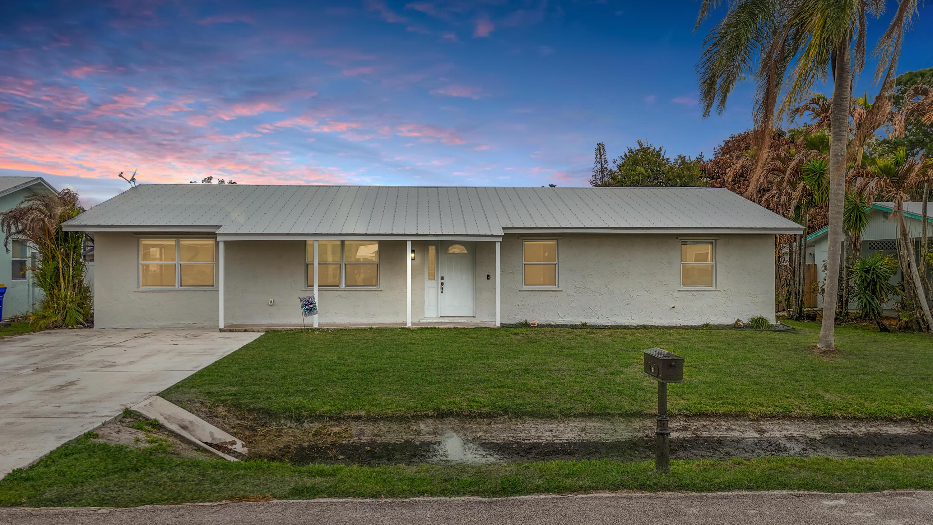 1741 SE Jackson Street, Stuart, FL 34997, Stuart - Photo 2