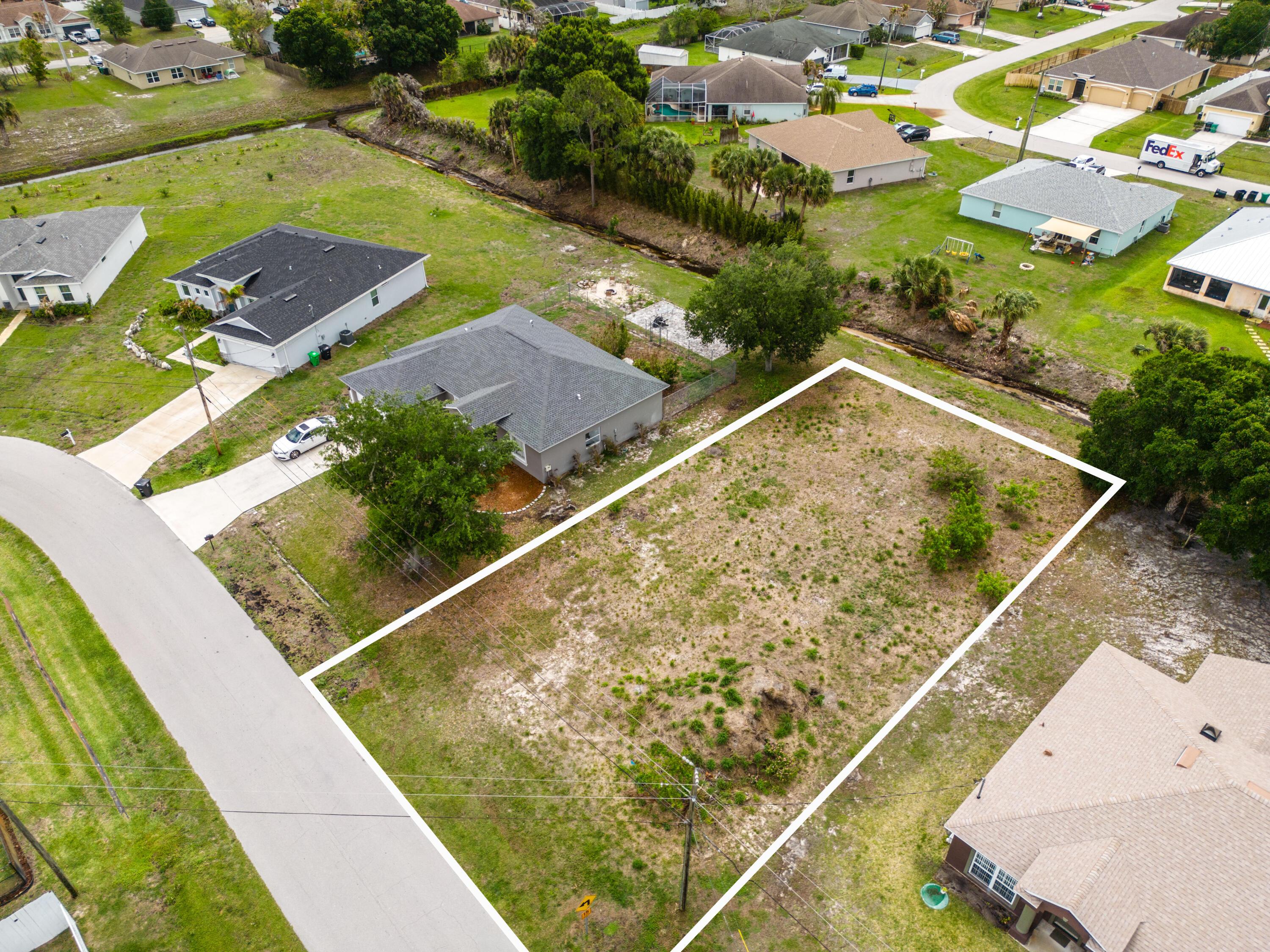 1110 SW Hunnicut Avenue, Port St. Lucie, FL 34953, Port St. Lucie - Photo 4