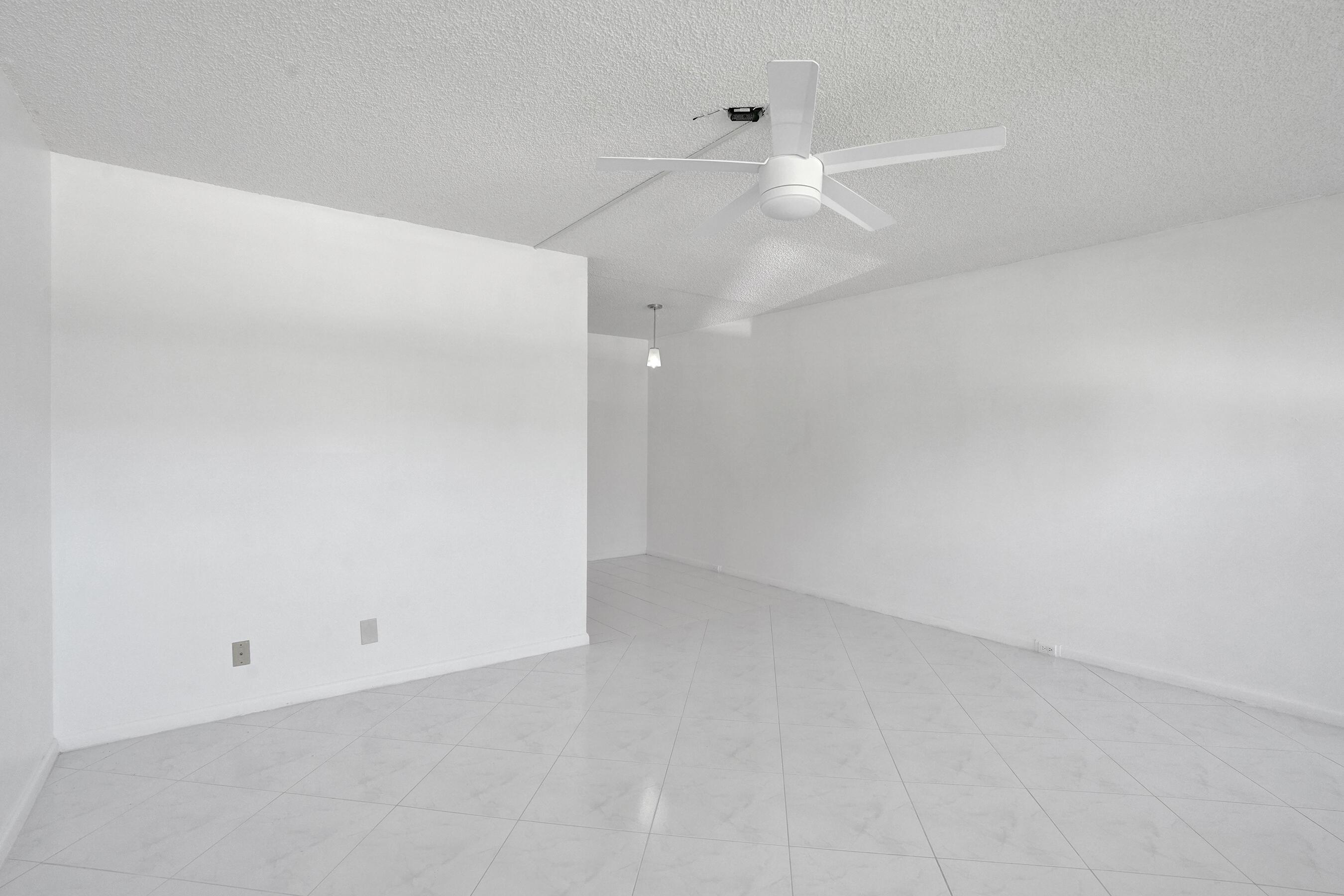 392 Durham Circle M, Deerfield Beach, FL 33442, Deerfield Beach - Photo 5