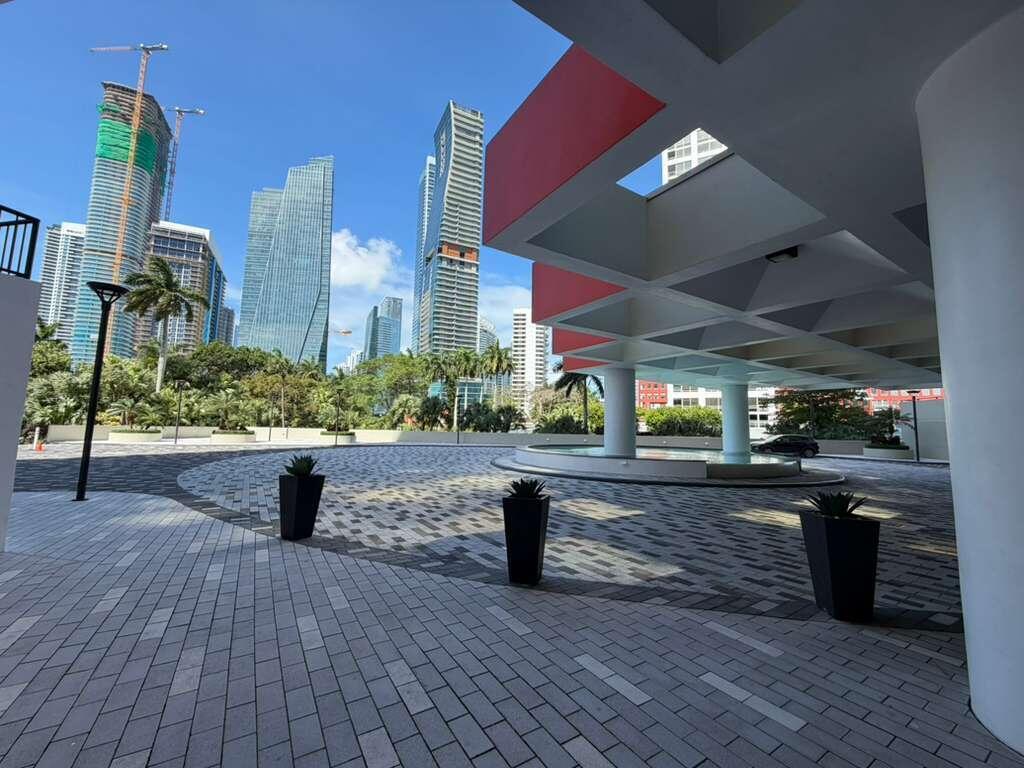 1581 Brickell Avenue 406, Miami, FL 33129, Miami - Photo 2