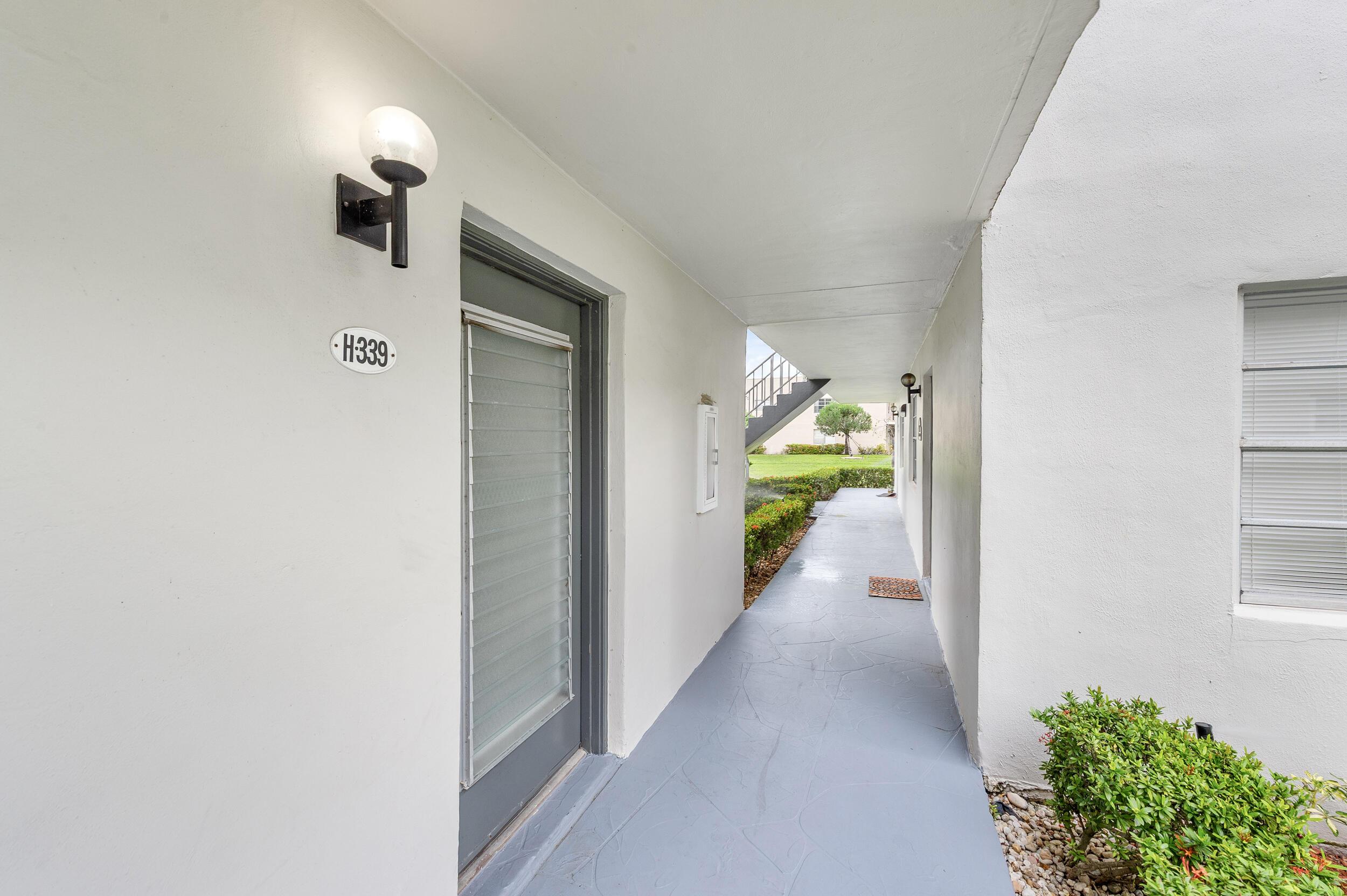 339 Normandy, Delray Beach, FL 33484, Delray Beach - Photo 3