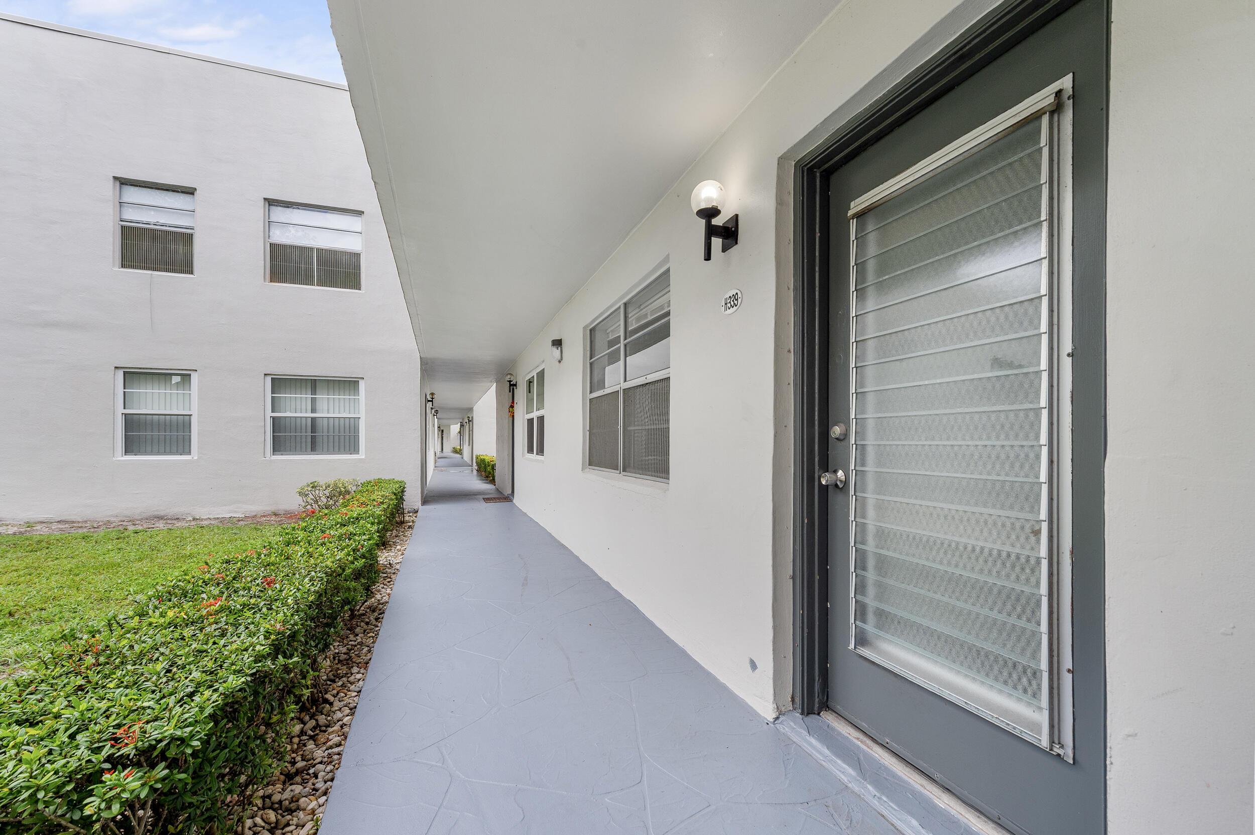 339 Normandy, Delray Beach, FL 33484, Delray Beach - Photo 4