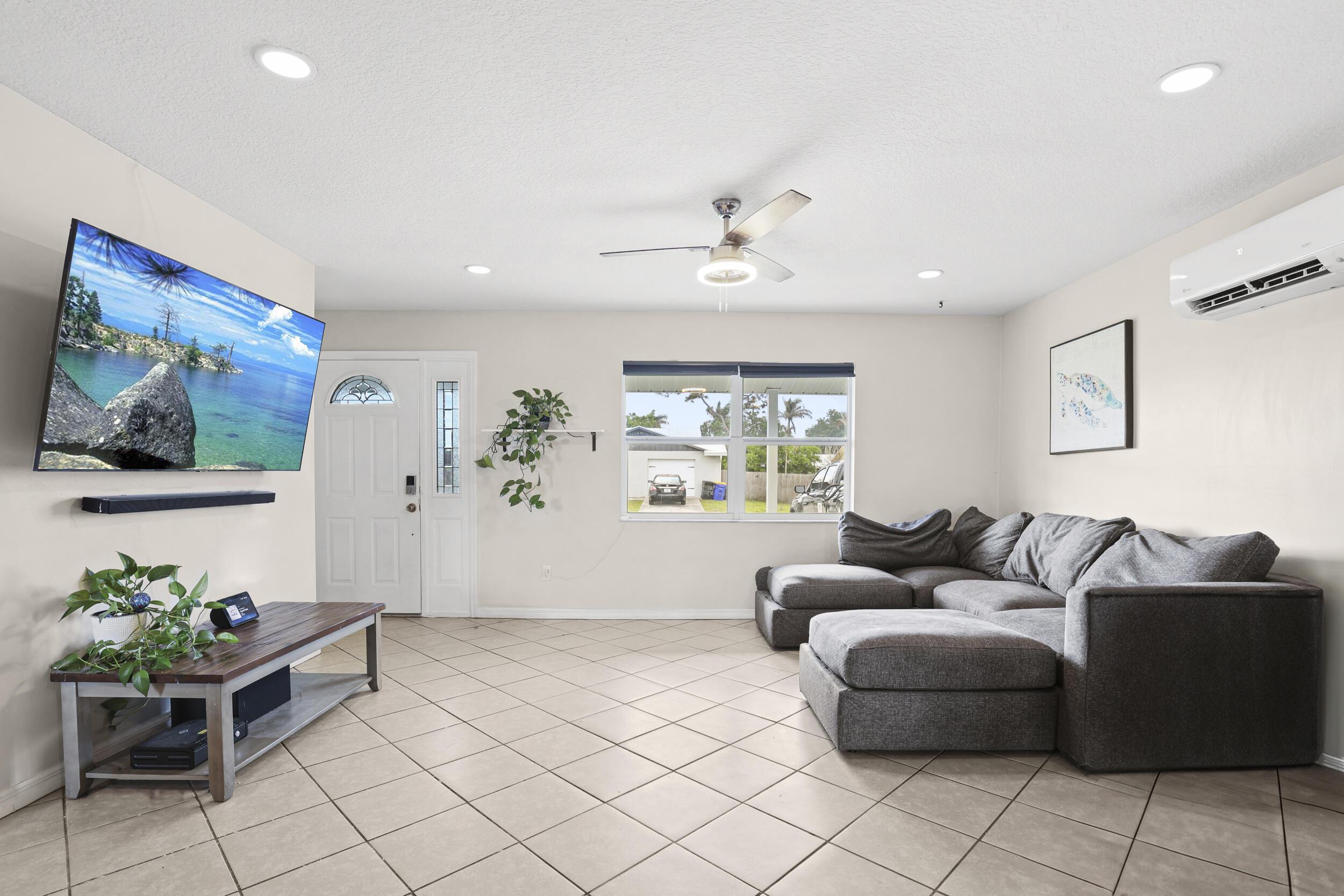 1741 SE Jackson Street, Stuart, FL 34997, Stuart - Photo 5