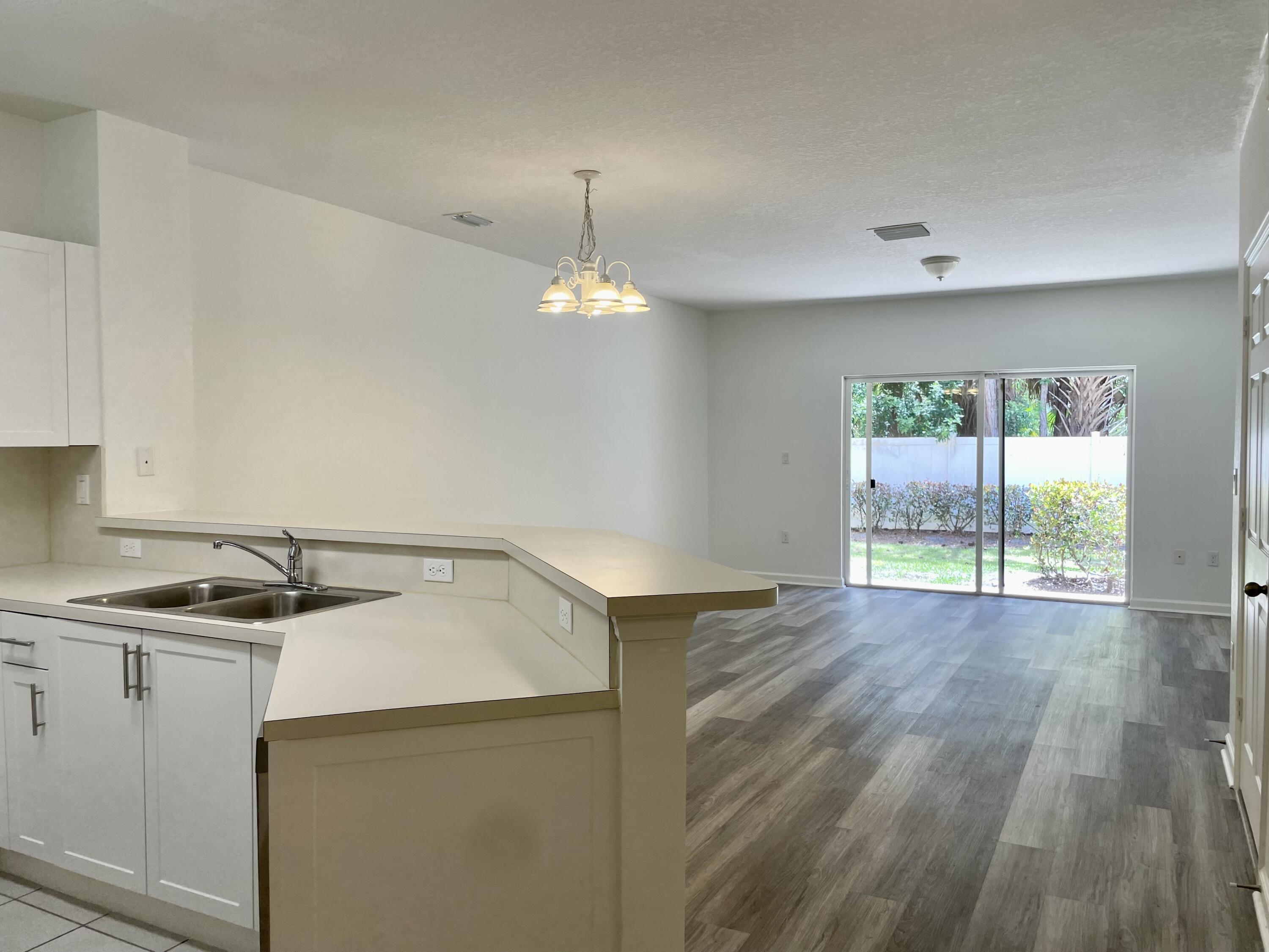 5064 SE Mariner Garden Circle, Stuart, FL 34997, Stuart - Photo 2