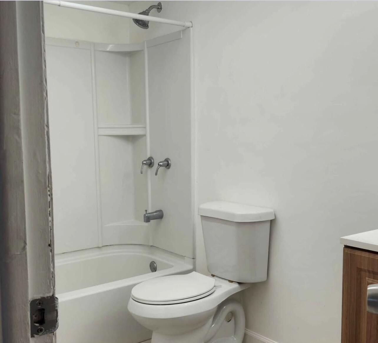 488 NE 18th Avenue 208, Homestead, FL 33033, Homestead - Photo 4