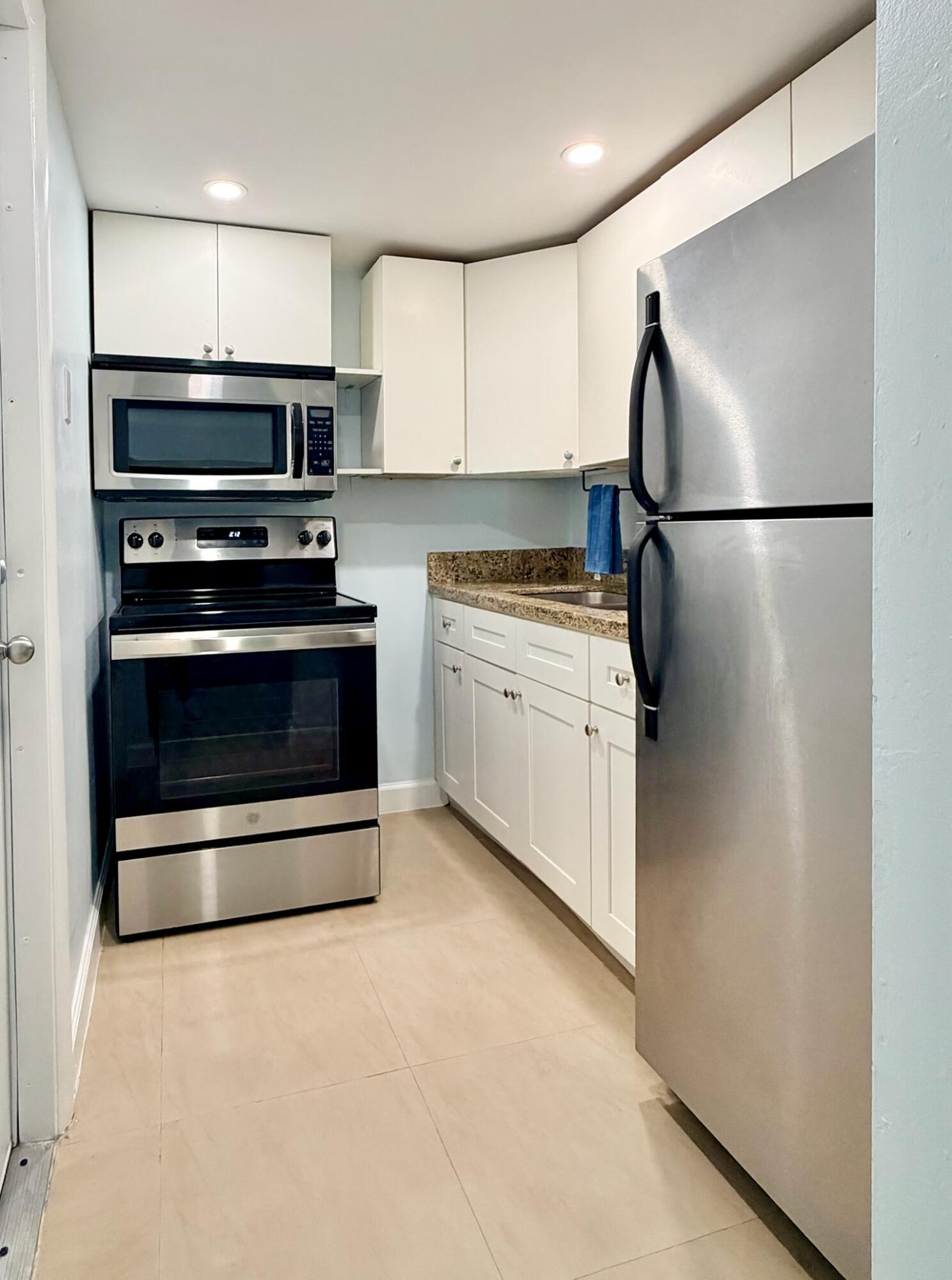 251 SE 6th Avenue 7, Pompano Beach, FL 33060, Pompano Beach - Photo 4