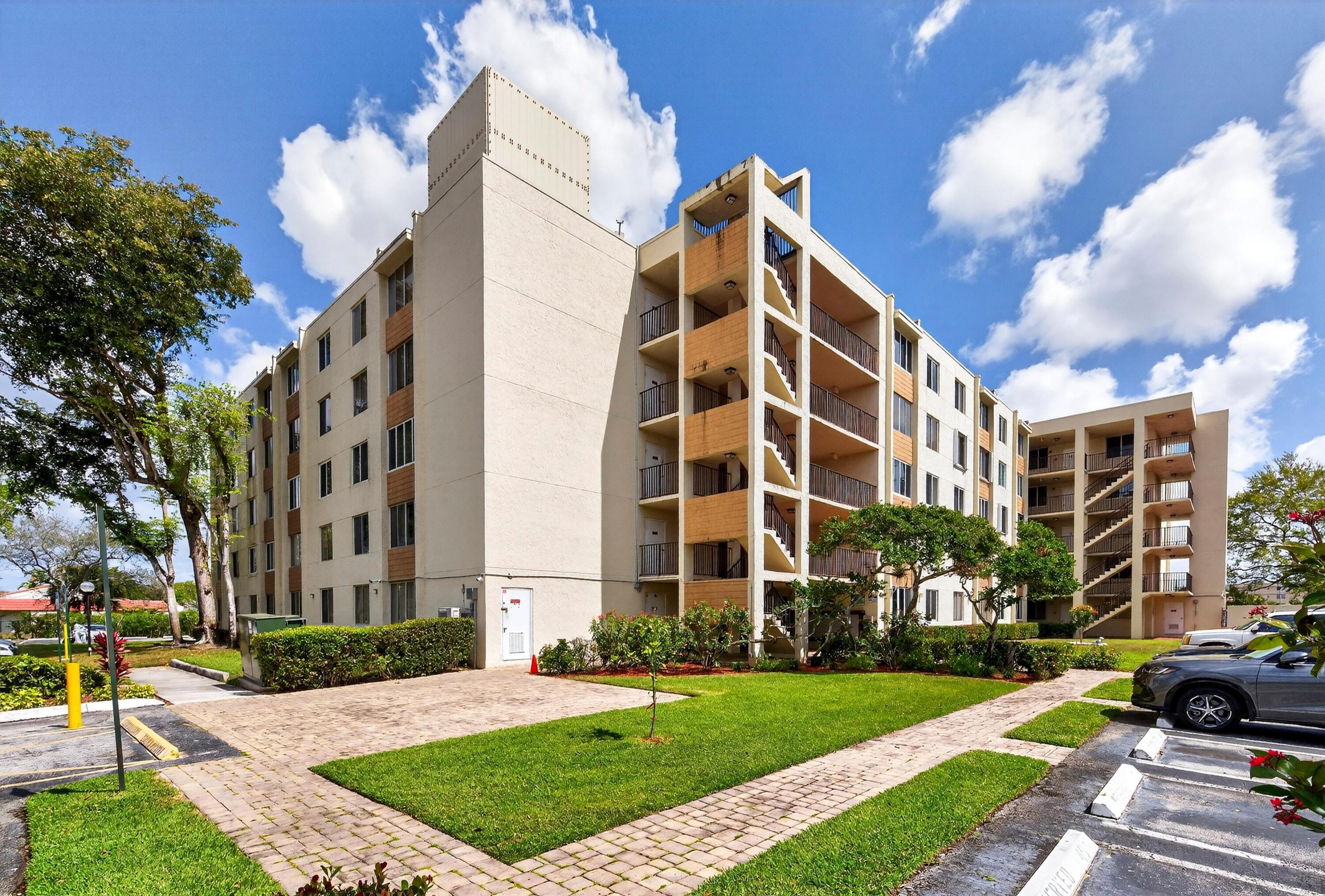 3223 Riverside Drive C-406, Coral Springs, FL 33065, Coral Springs - Photo 2