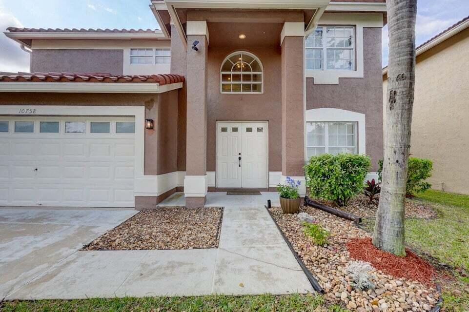 10758 Lake Jasmine Drive, Boca Raton, FL 33498, Boca Raton - Photo 2