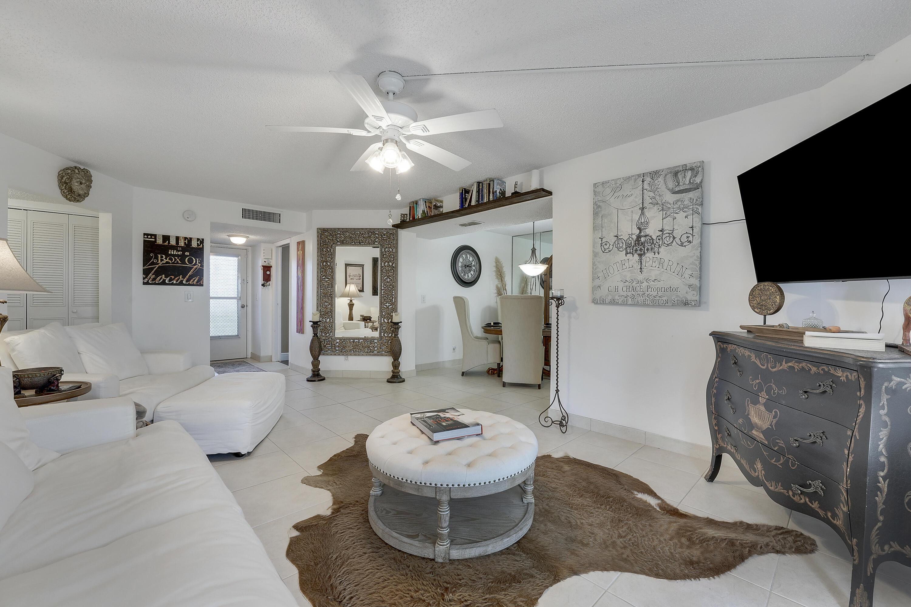 3755 Via 405, Lake Worth, FL 33467, Lake Worth - Photo 5