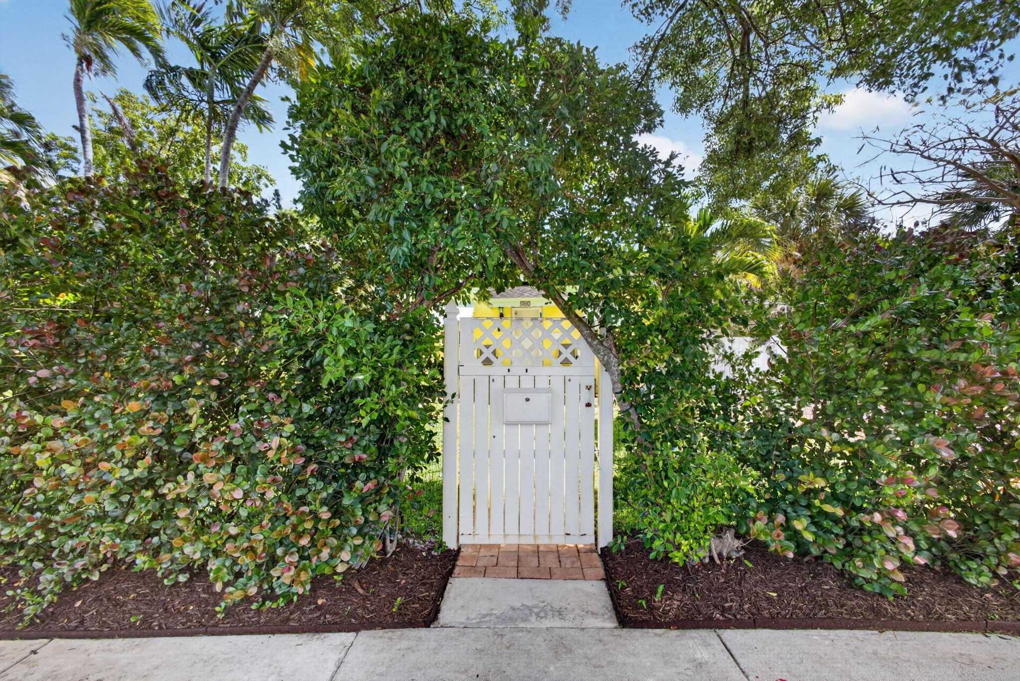 502 49th Street, West Palm Beach, FL 33407, West Palm Beach - Photo 2