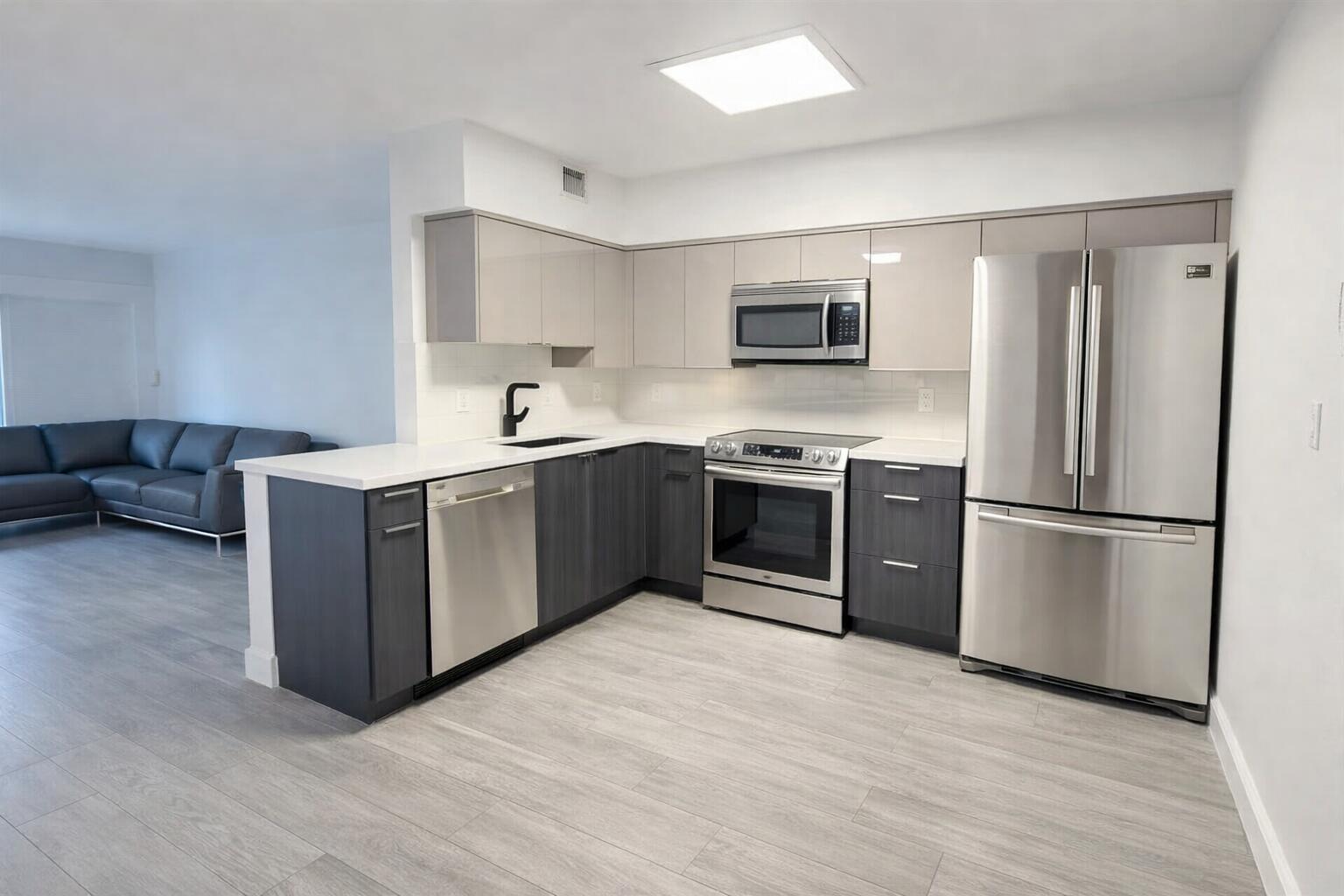 3220 Bayview Drive 211, Fort Lauderdale, FL 33306, Fort Lauderdale - Photo 2