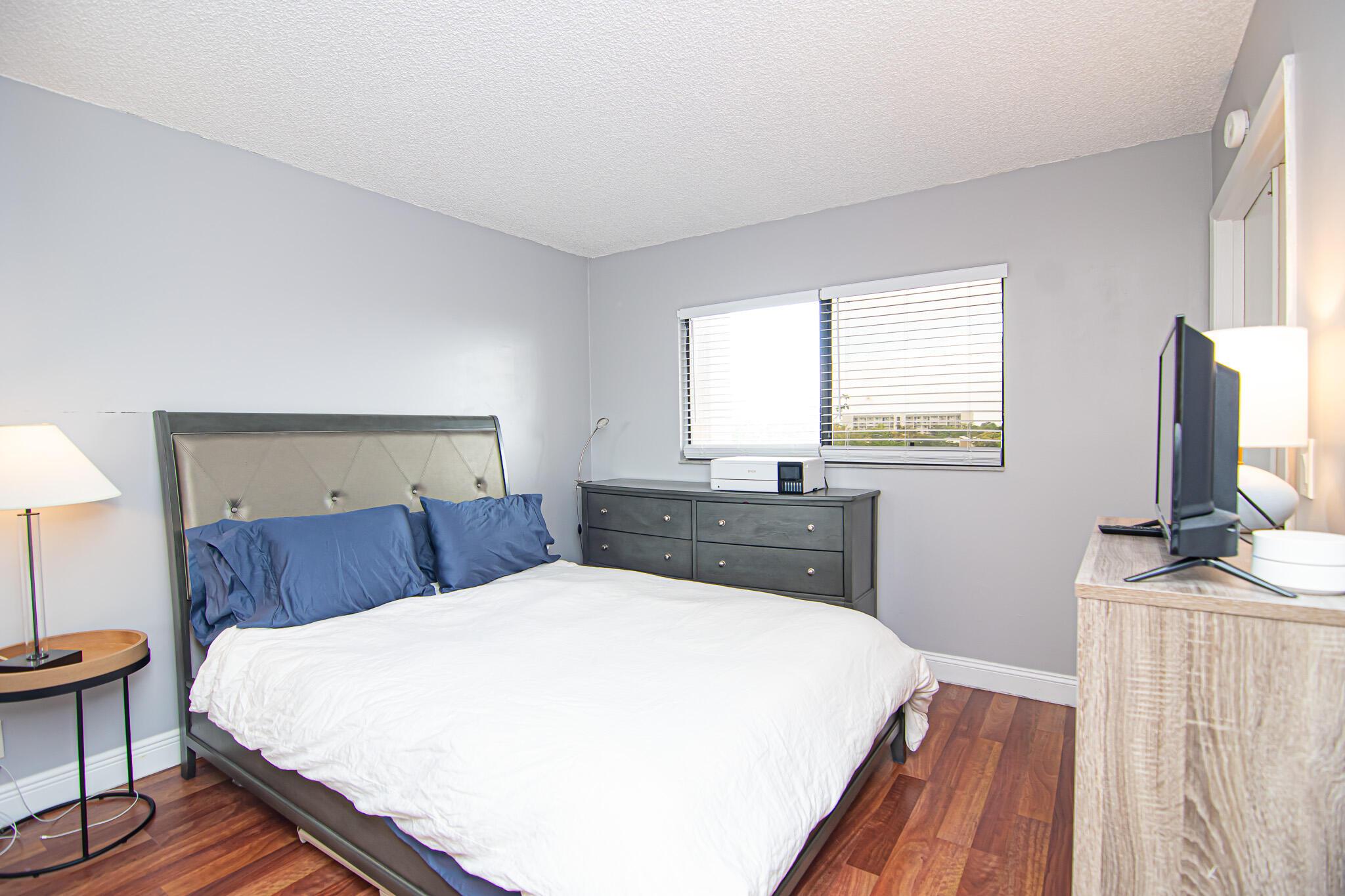 2202 S Cypress Bend Drive 706, Pompano Beach, FL 33069, Pompano Beach - Photo 4
