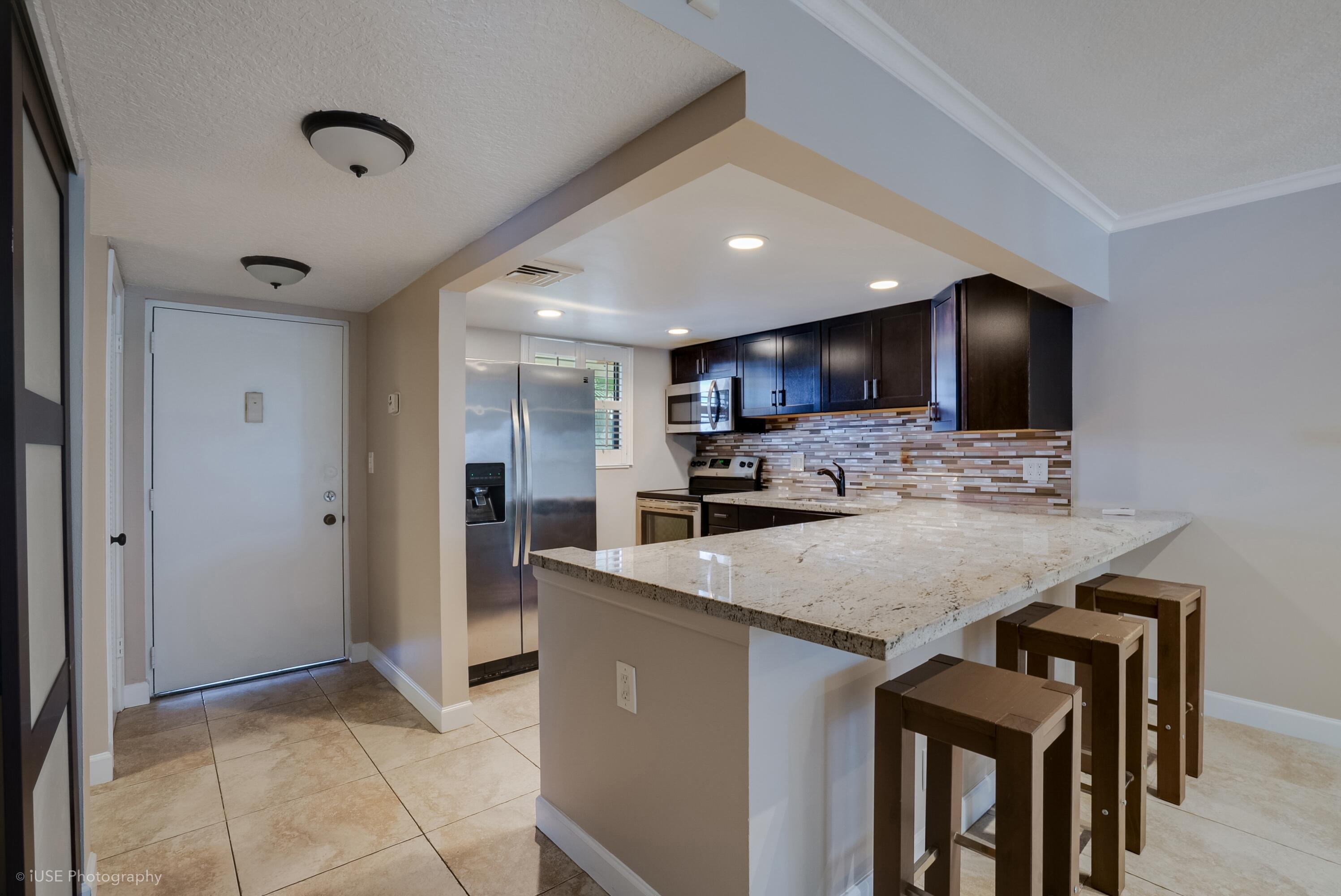 2314 S Cypress Bend Drive Unit 313, Pompano Beach, FL 33069, Pompano Beach - Photo 2