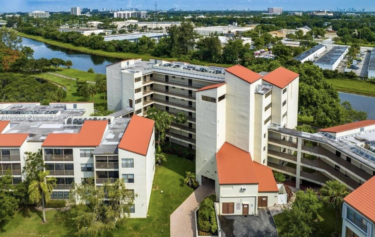 2314 S Cypress Bend Drive Unit 313, Pompano Beach, FL 33069, Pompano Beach