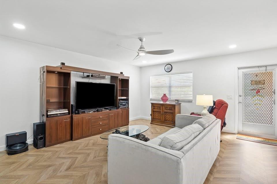 156 Seville, Delray Beach, FL 33446, Delray Beach - Photo 5