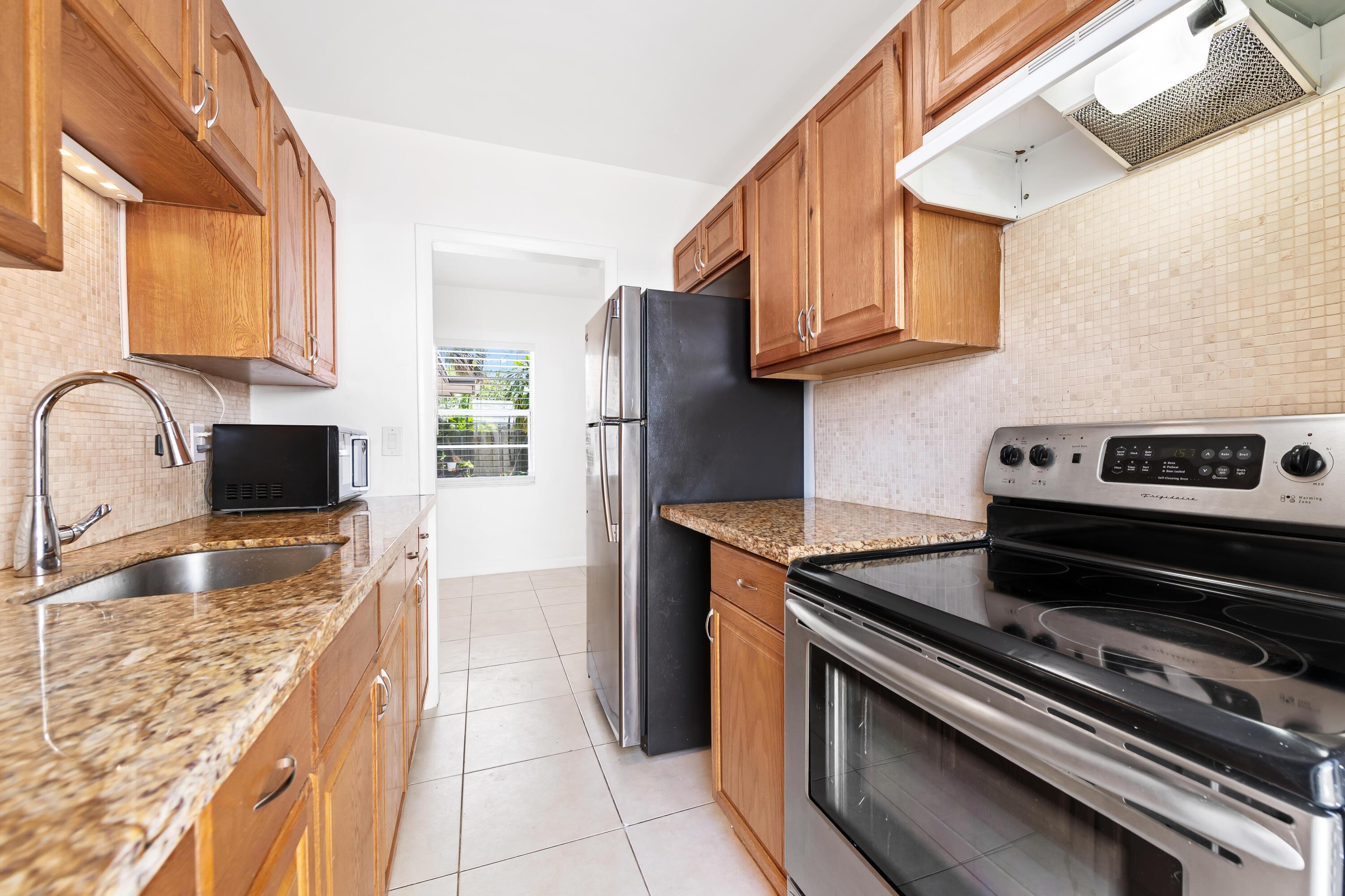 1130 NE 3rd Avenue R1, Fort Lauderdale, FL 33304, Fort Lauderdale - Photo 5