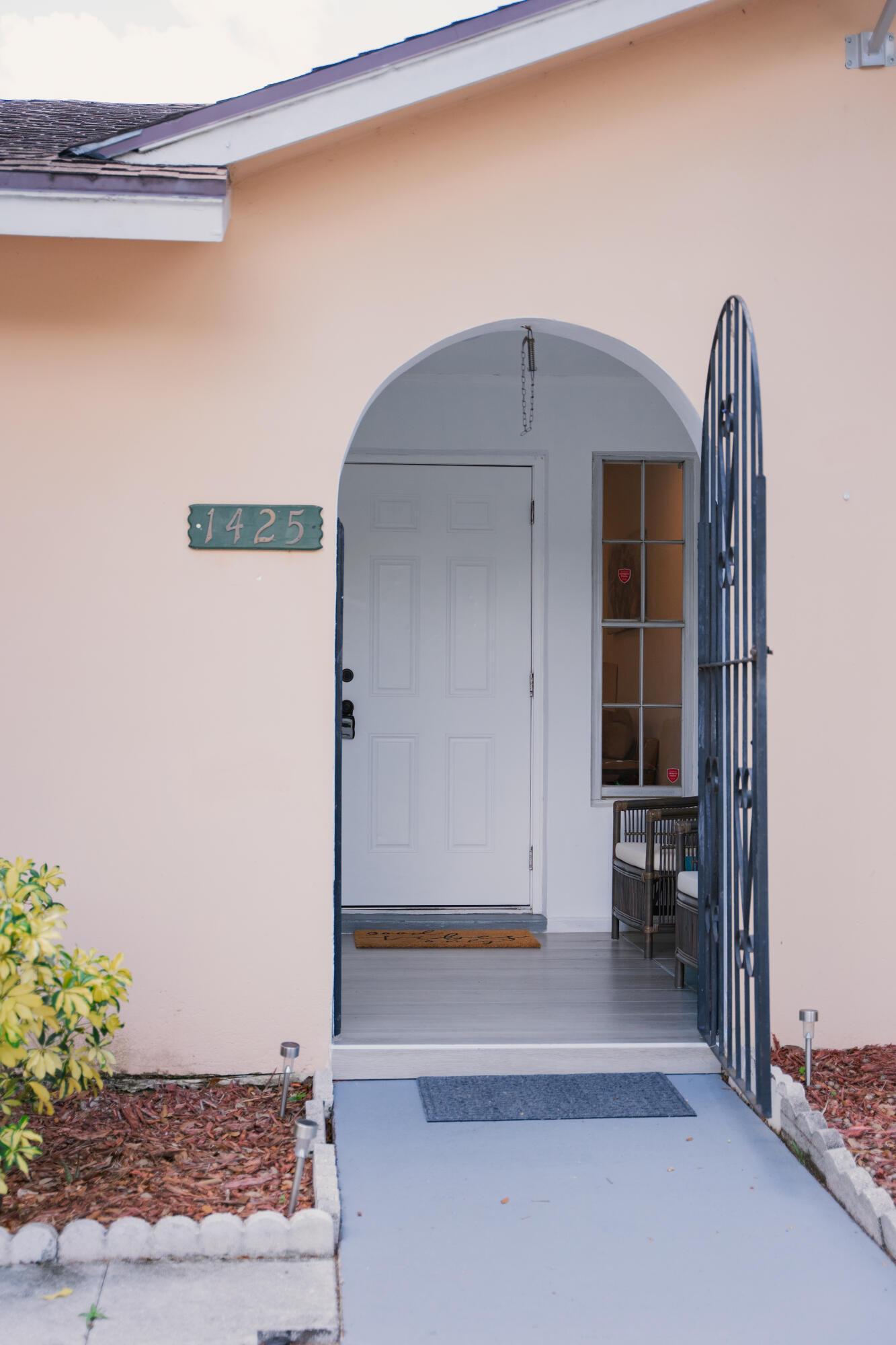 1425 Riverside Circle, Wellington, FL 33414, Wellington - Photo 2