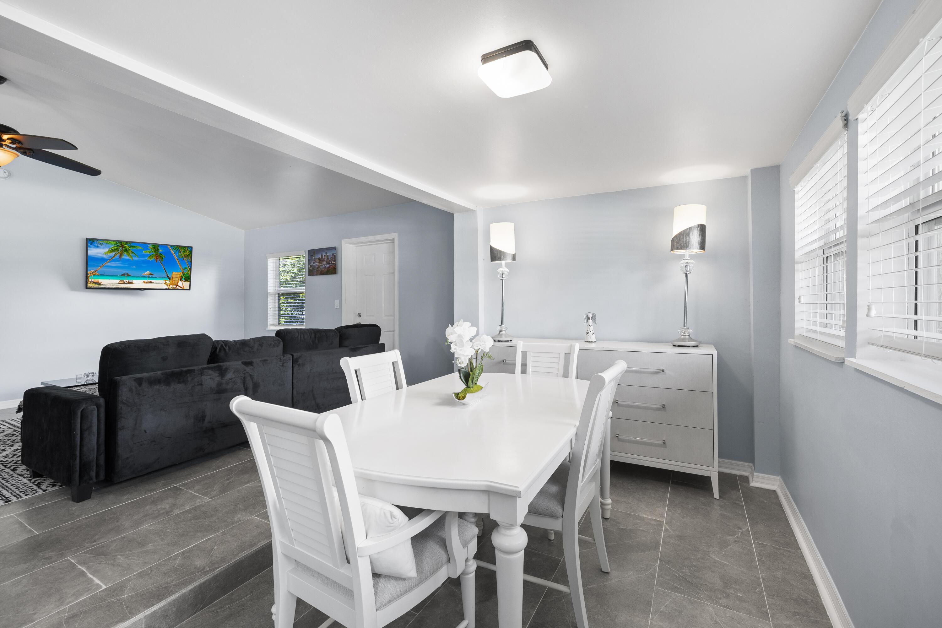 2660 SW 12th Terrace, Fort Lauderdale, FL 33315, Fort Lauderdale - Photo 4