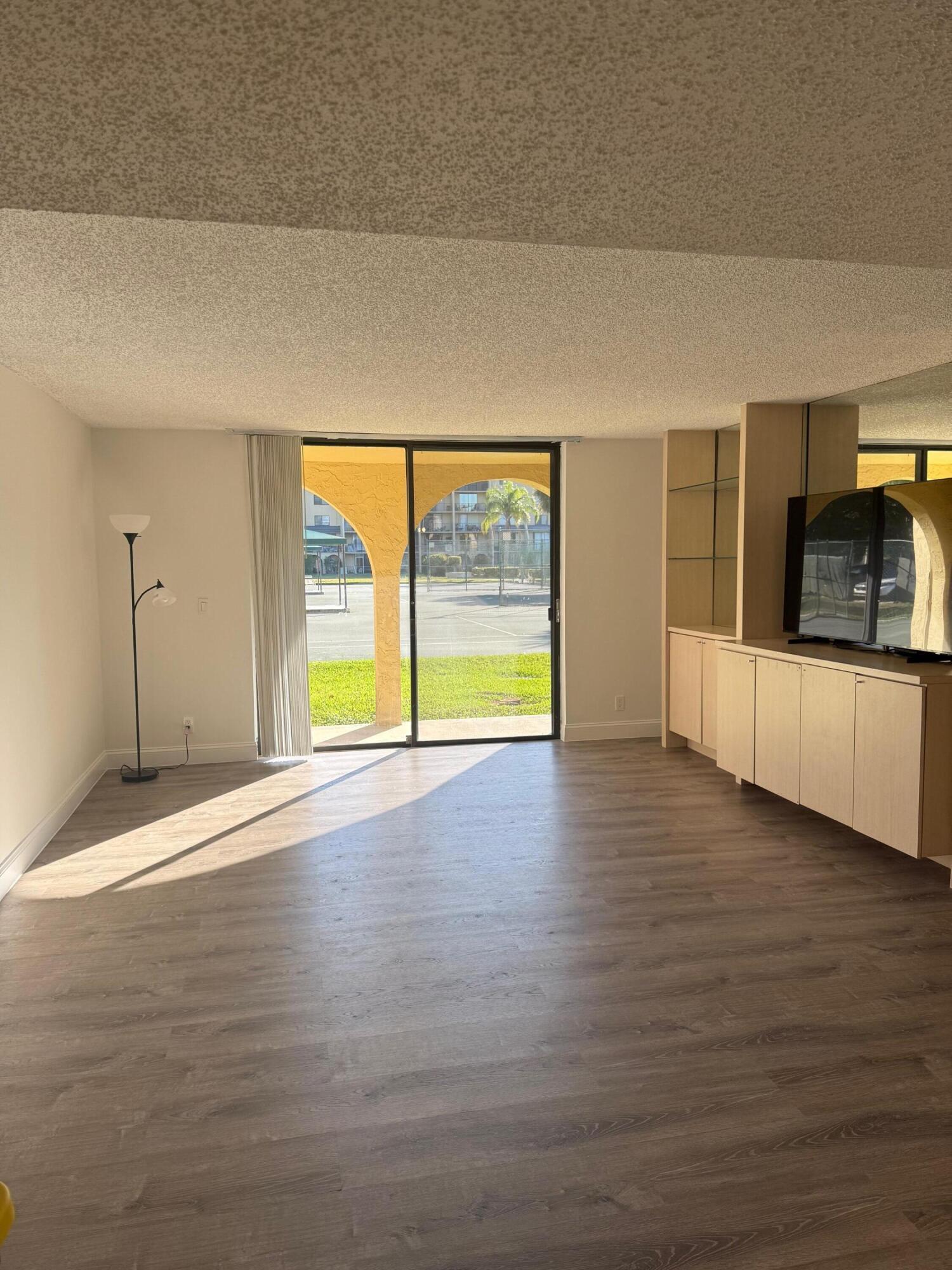 2786 Tennis Club Drive 102, West Palm Beach, FL 33417, West Palm Beach - Photo 4
