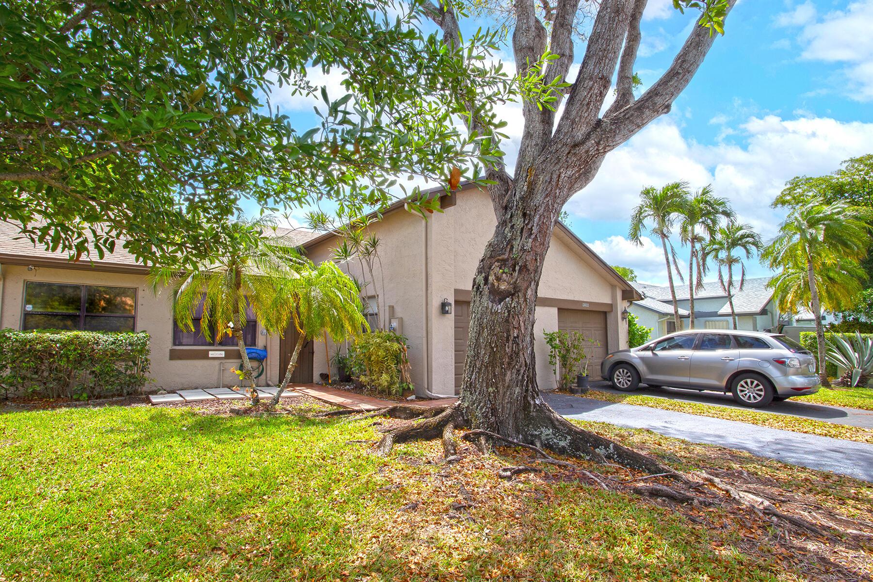 8202 NW 100th Drive, Tamarac, FL 33321, Tamarac - Photo 3