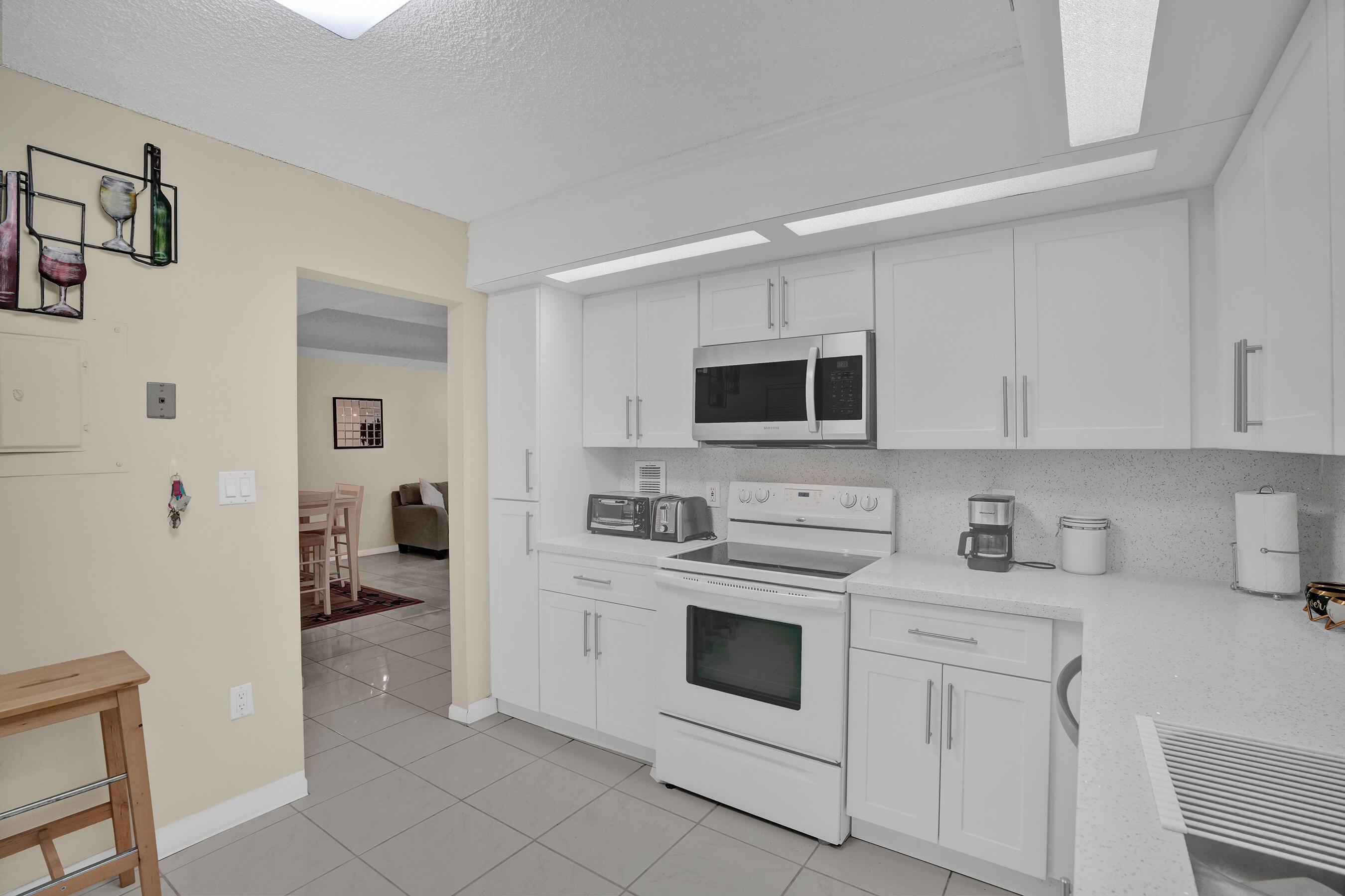 2800 N 46th Avenue A302, Hollywood, FL 33021, Hollywood - Photo 4