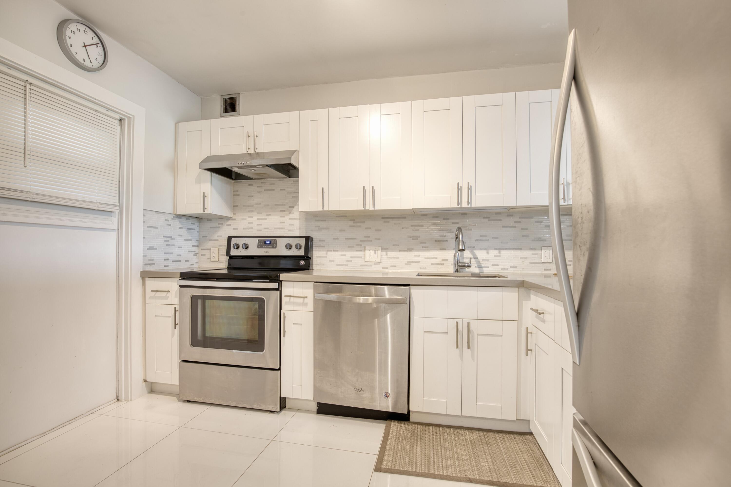 2950 N Palm Aire Drive 205, Pompano Beach, FL 33069, Pompano Beach - Photo 2