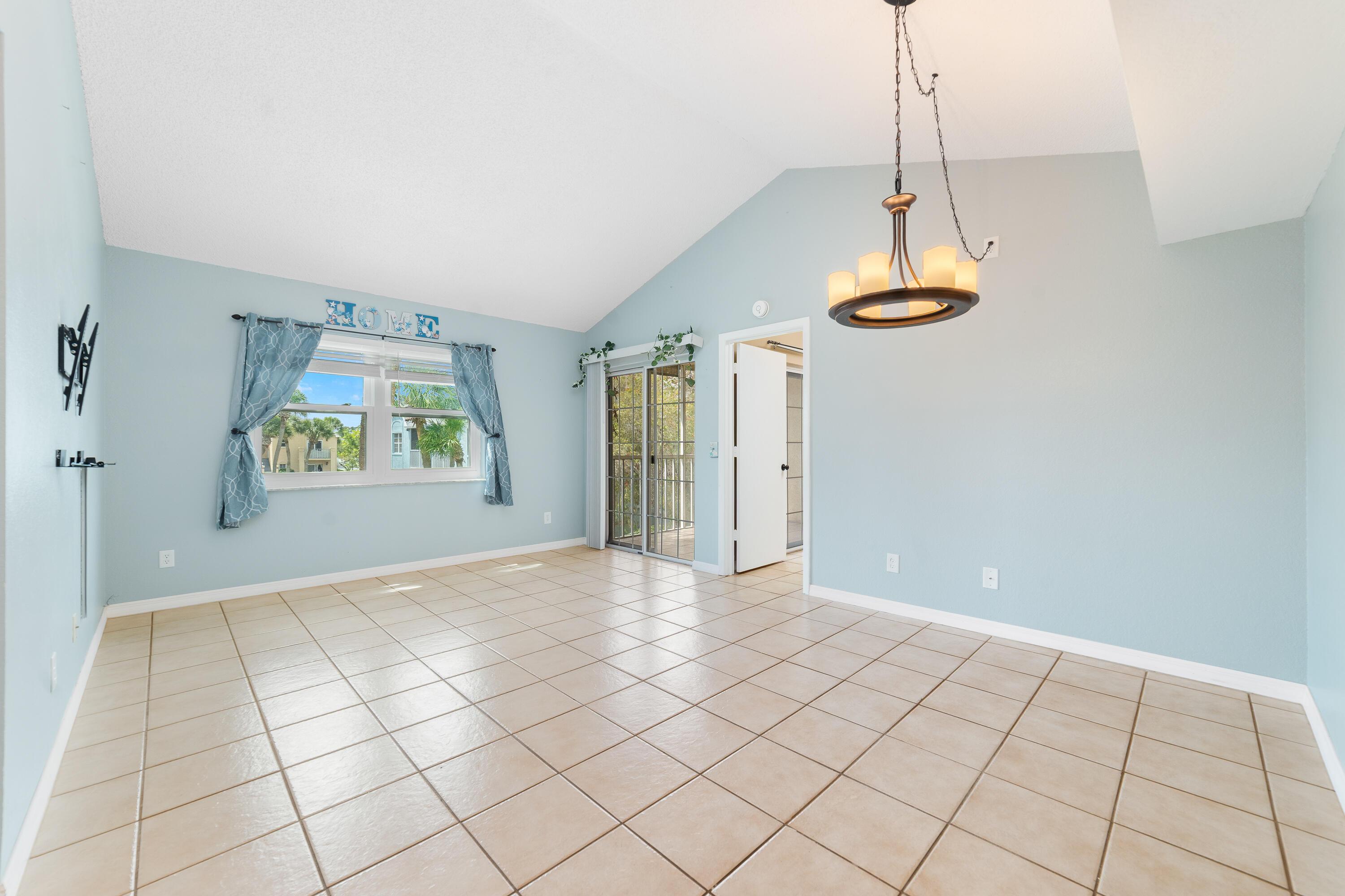 1627 SE Green Acres Circle Z203, Port St. Lucie, FL 34952, Port St. Lucie - Photo 5