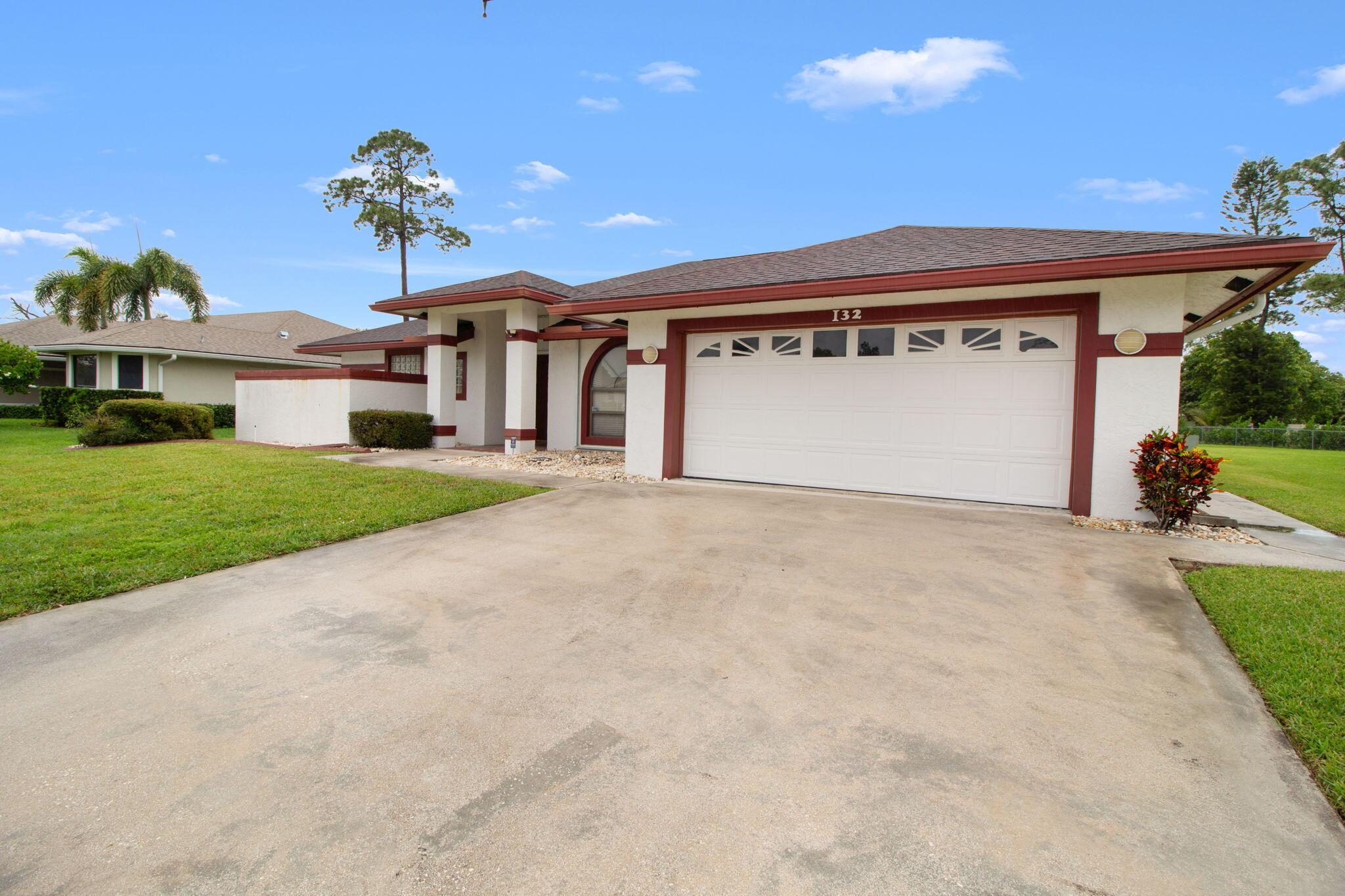 132 Kings Way, Royal Palm Beach, FL 33411, Royal Palm Beach - Photo 3