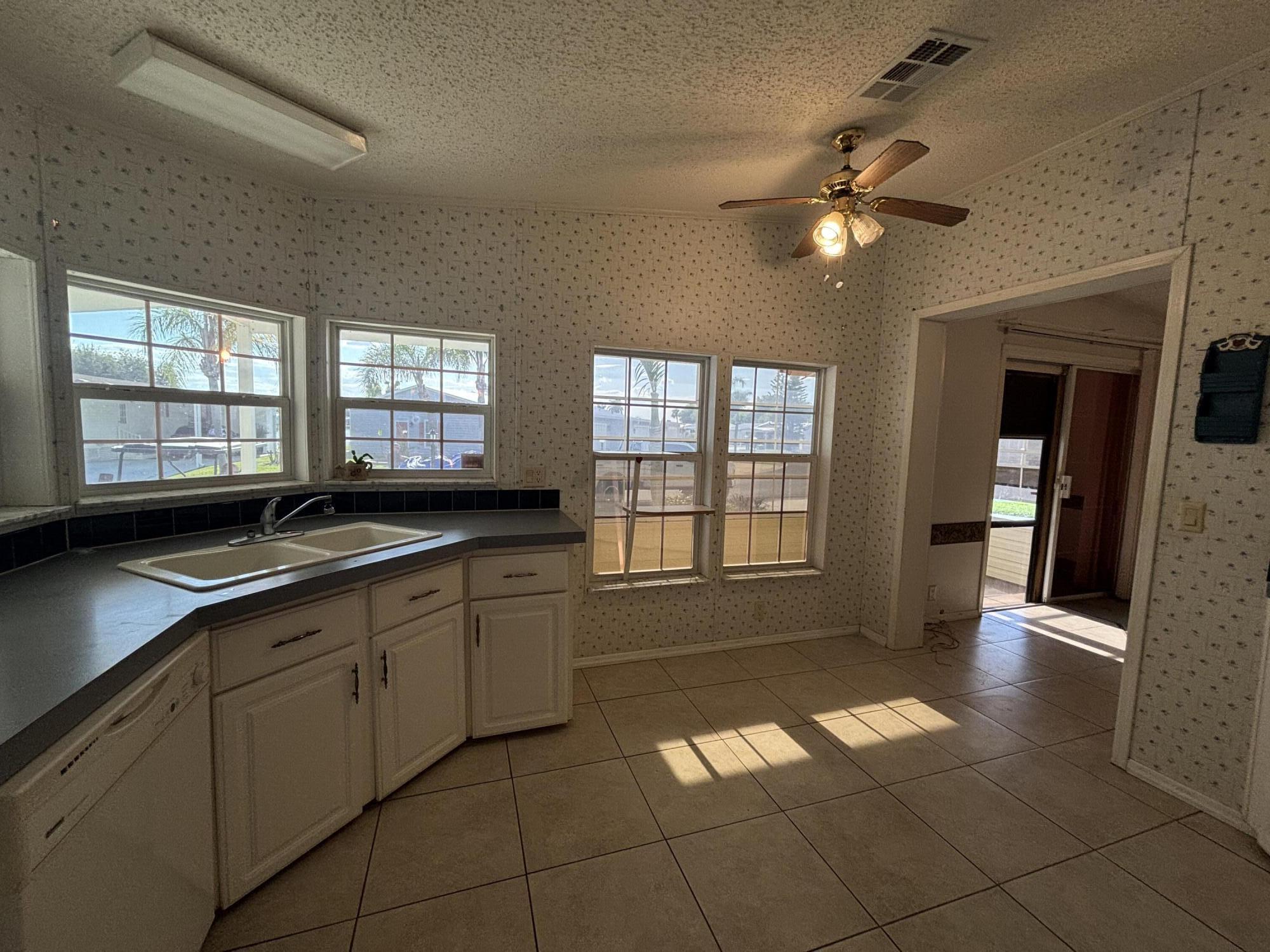 1621 SW 35th Circle, Okeechobee, FL 34974, Okeechobee - Photo 2