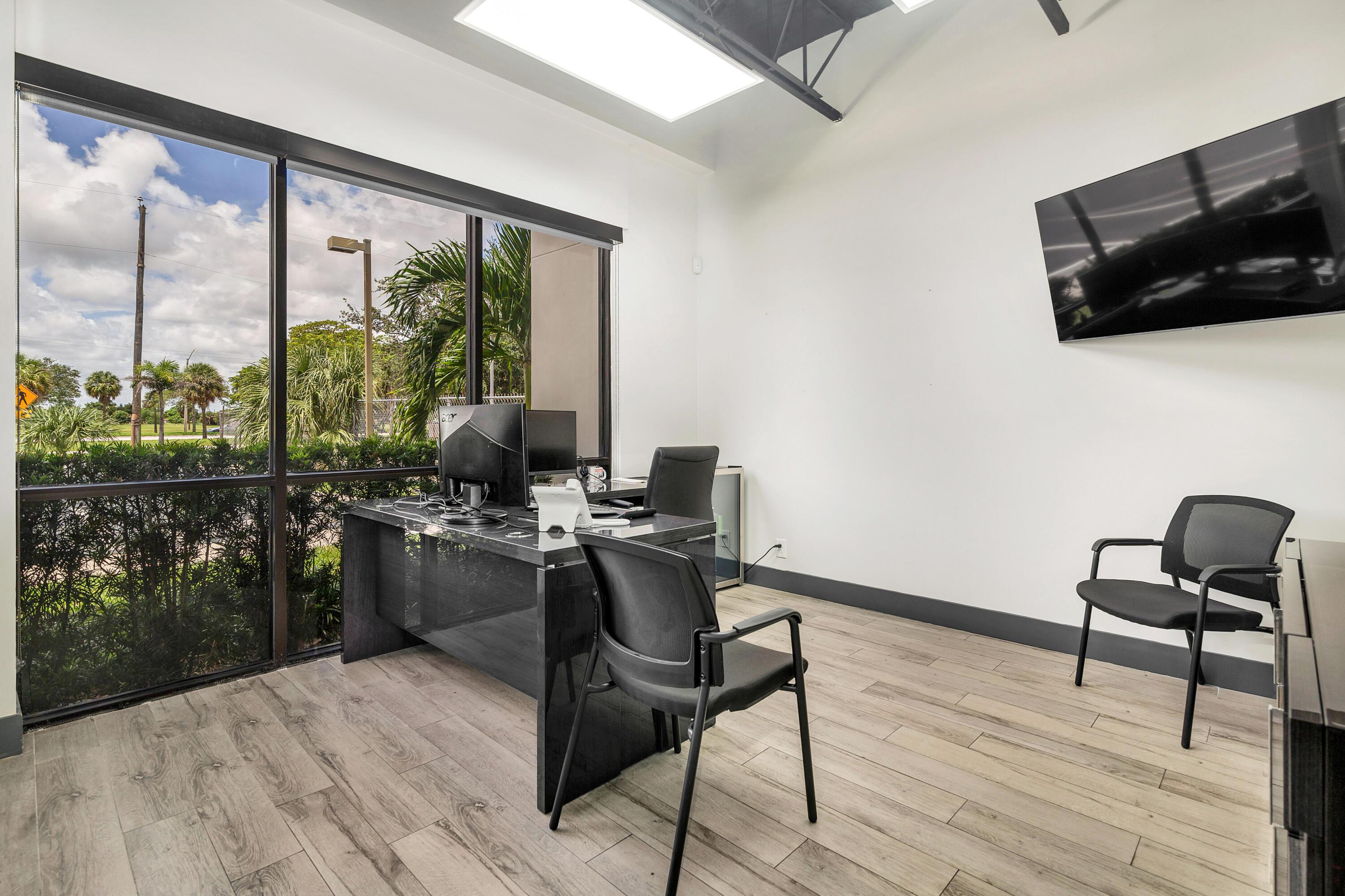 1300 Old Congress Avenue, West Palm Beach, FL 33409, West Palm Beach - Photo 3