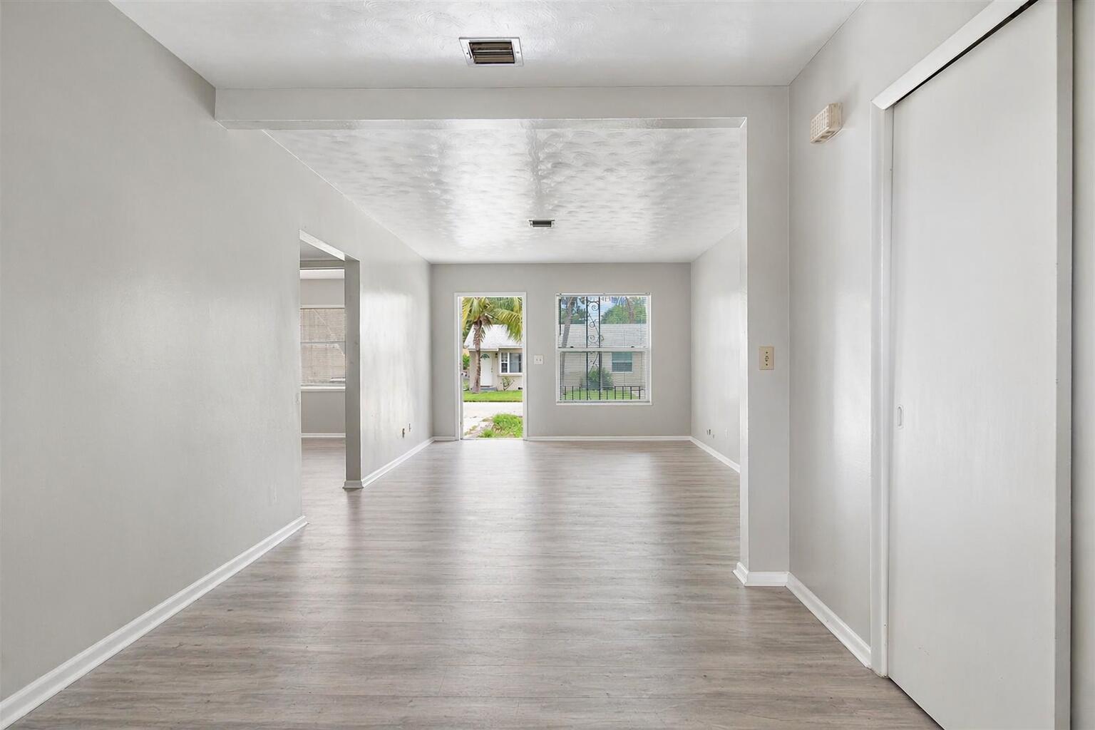 131 W 35th Street 1, Riviera Beach, FL 33404, Riviera Beach - Photo 2