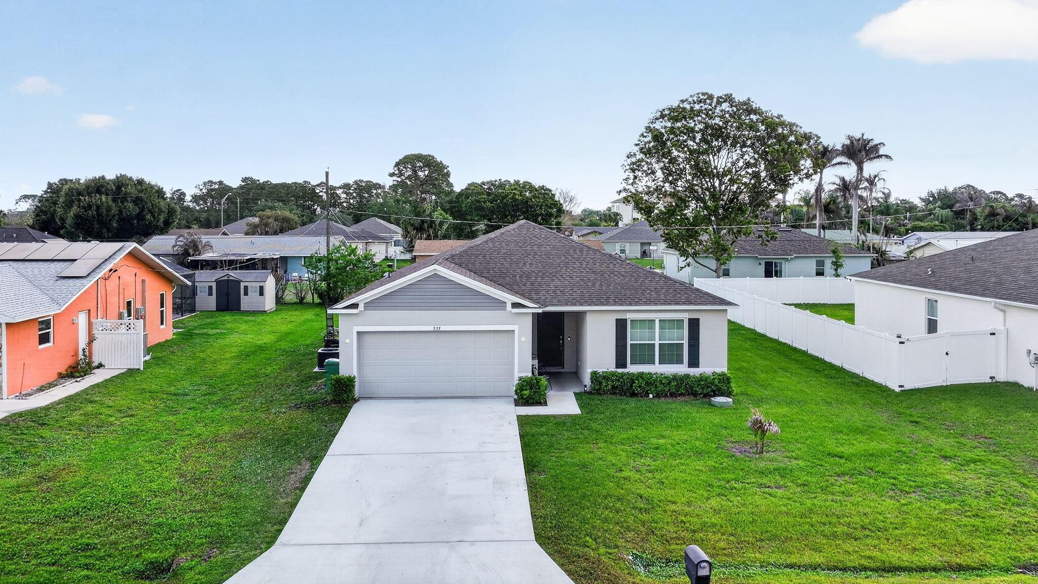 535 SW Butler Avenue, Port St. Lucie, FL 34983, Port St. Lucie - Photo 3