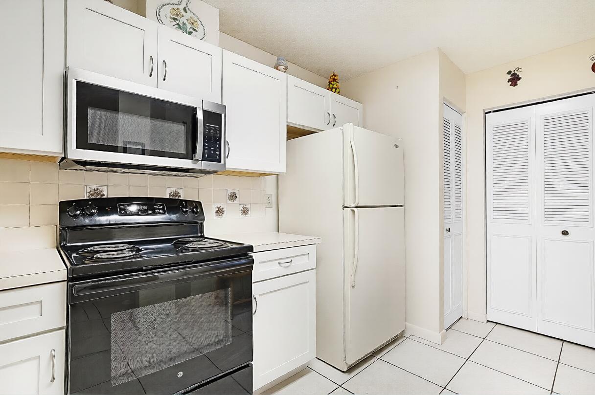 405 Harbour Pointe Way, Greenacres, FL 33413, Greenacres - Photo 5