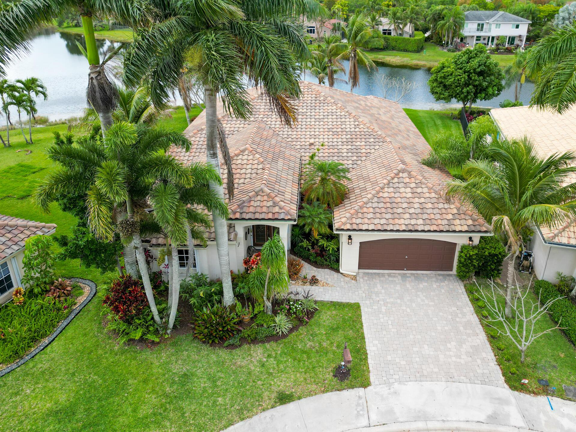 712 Verona Court, Weston, FL 33326, Weston - Photo 2