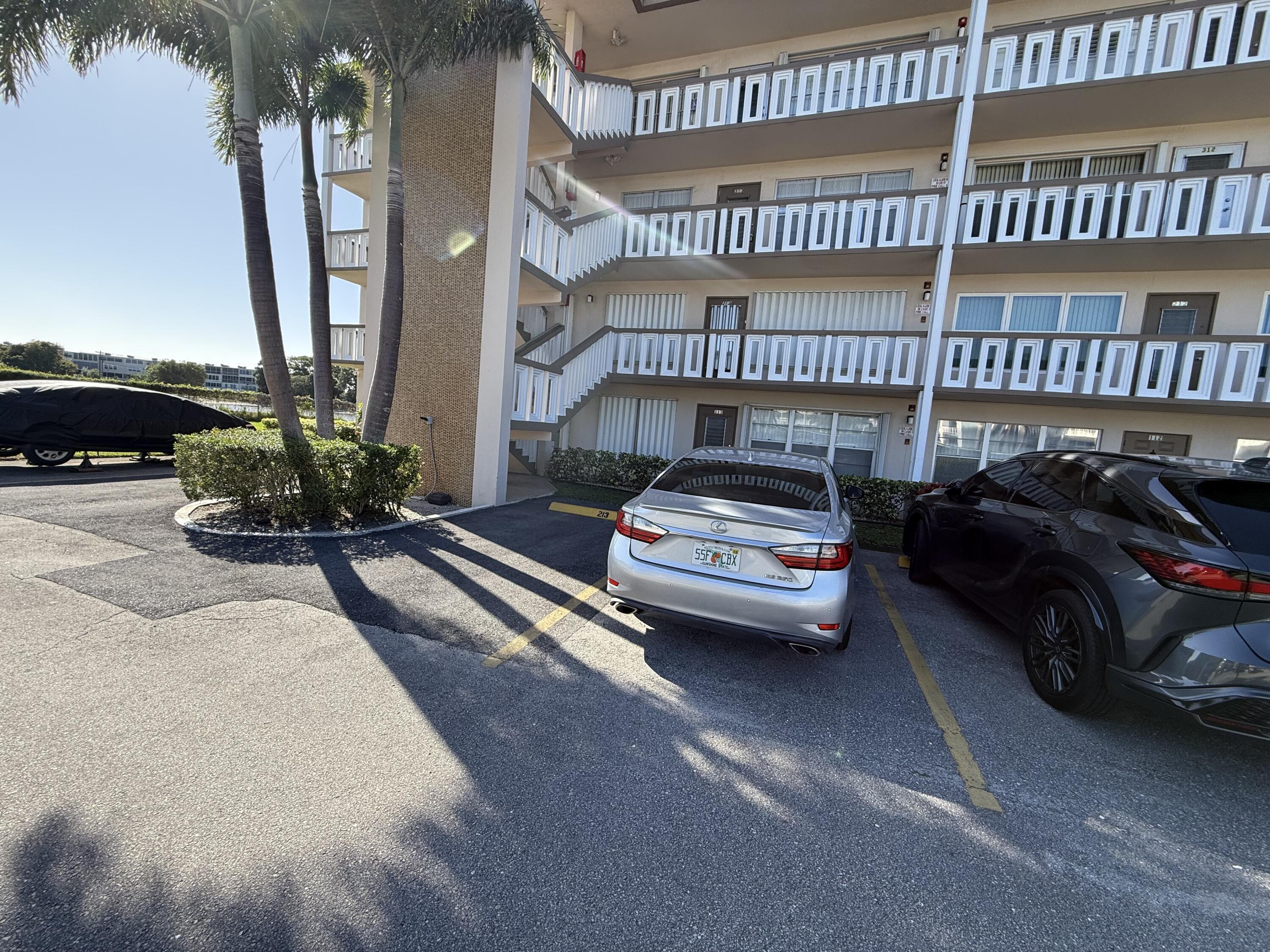 313 Greenbrier B, West Palm Beach, FL 33417, West Palm Beach - Photo 2