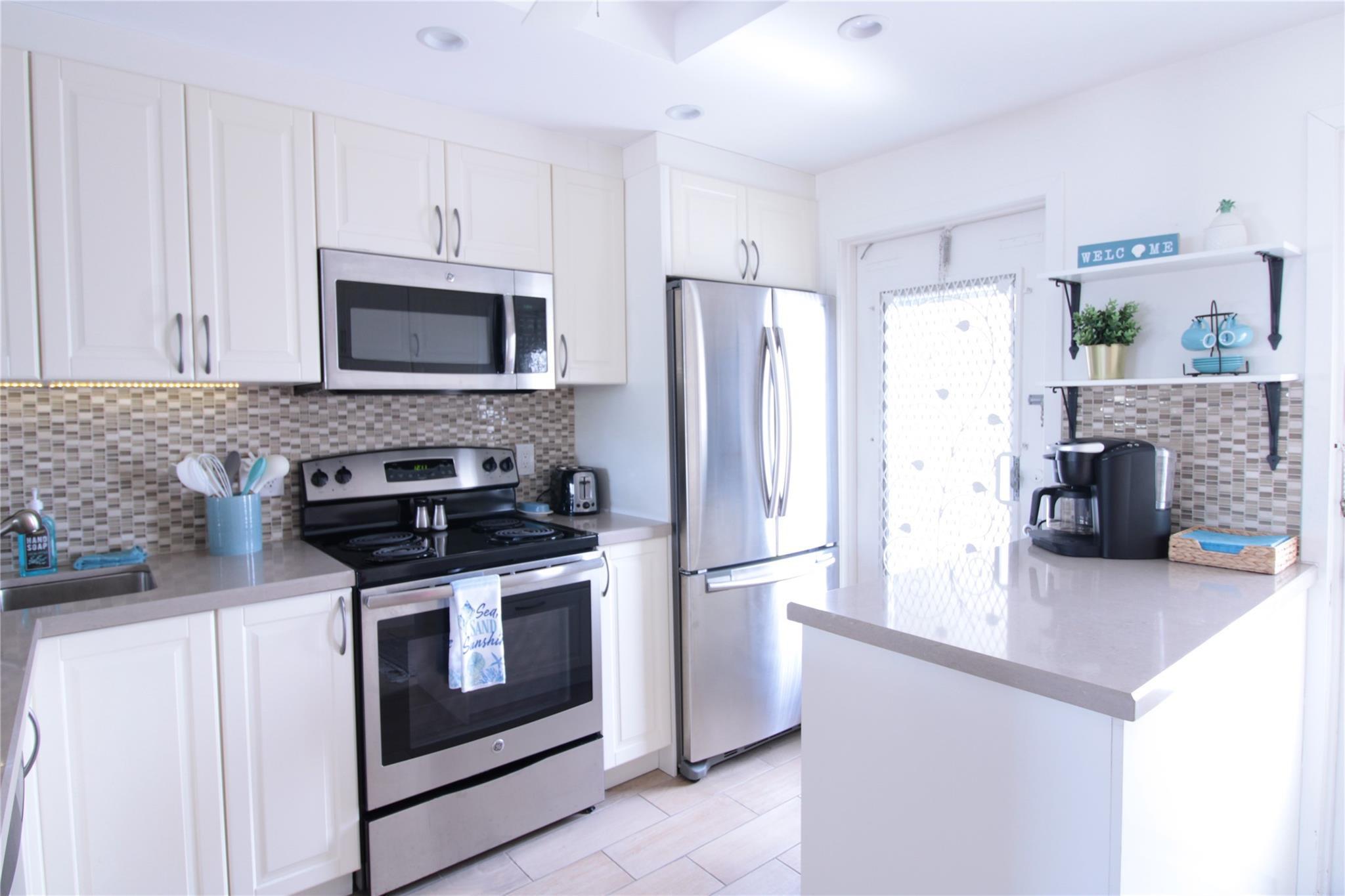440 Paradise Isle Boulevard 304, Hallandale Beach, FL 33009, Hallandale Beach - Photo 3