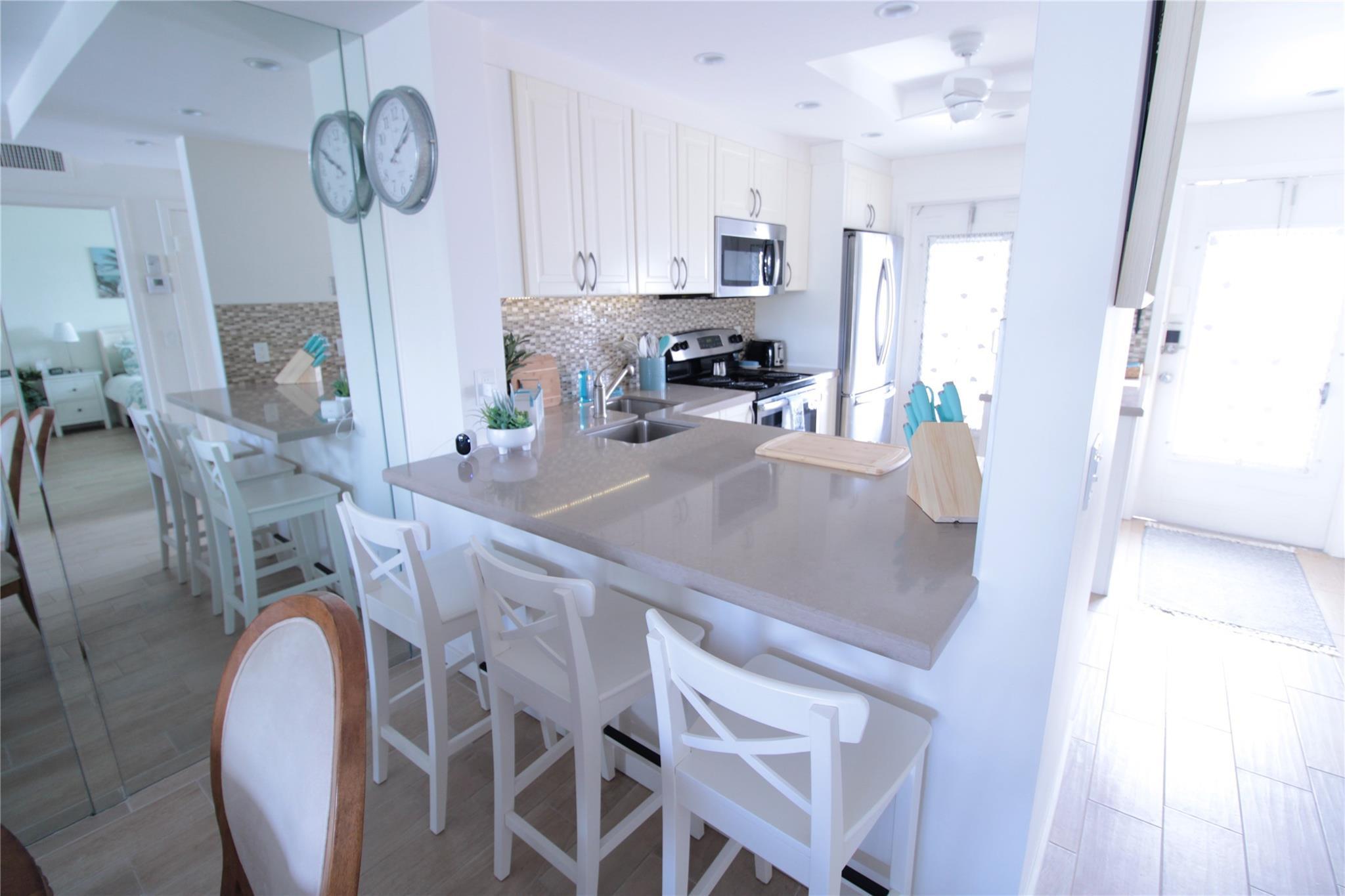 440 Paradise Isle Boulevard 304, Hallandale Beach, FL 33009, Hallandale Beach - Photo 4