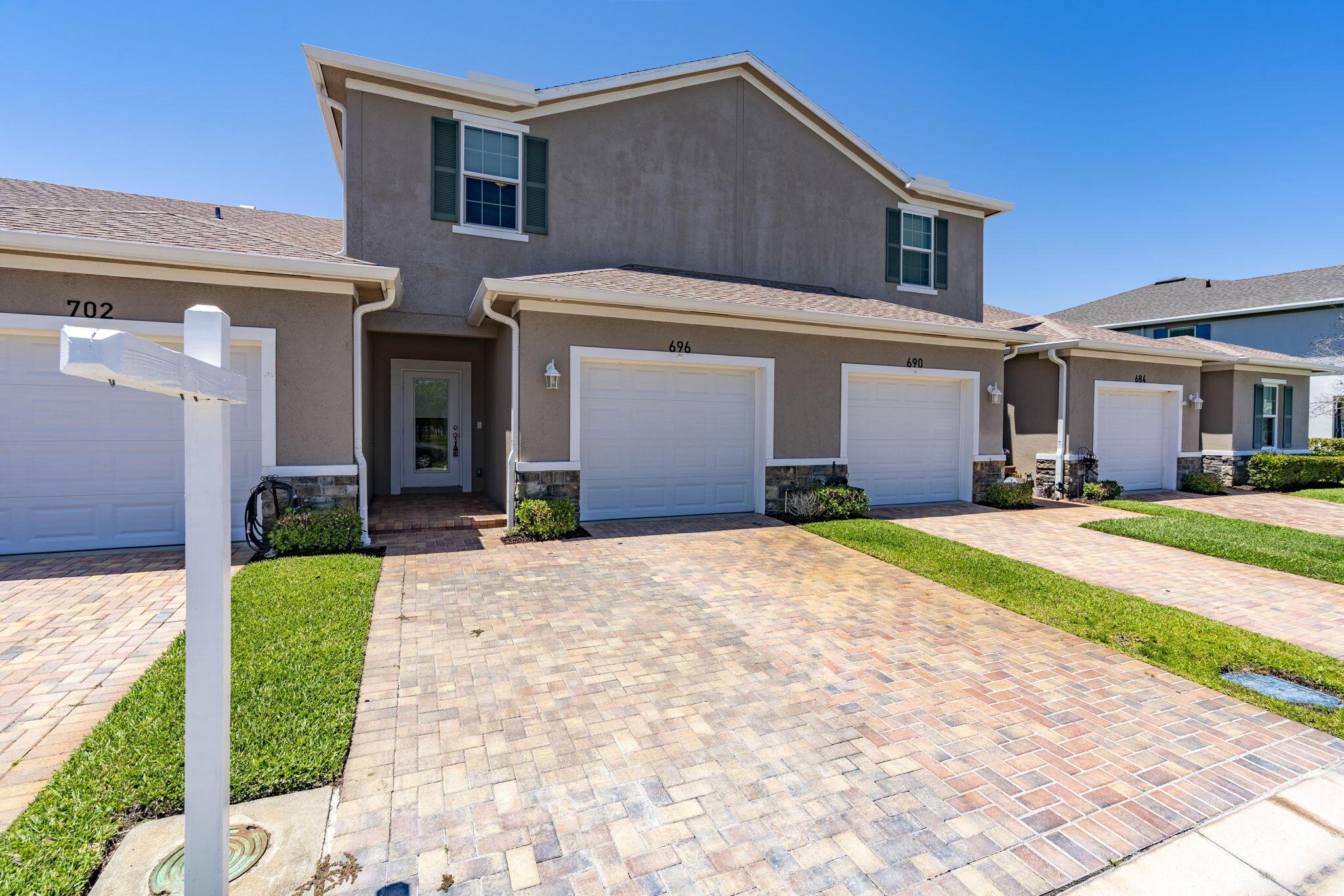 696 NE Waters Edge Lane, Port St. Lucie, FL 34983, Port St. Lucie - Photo 2