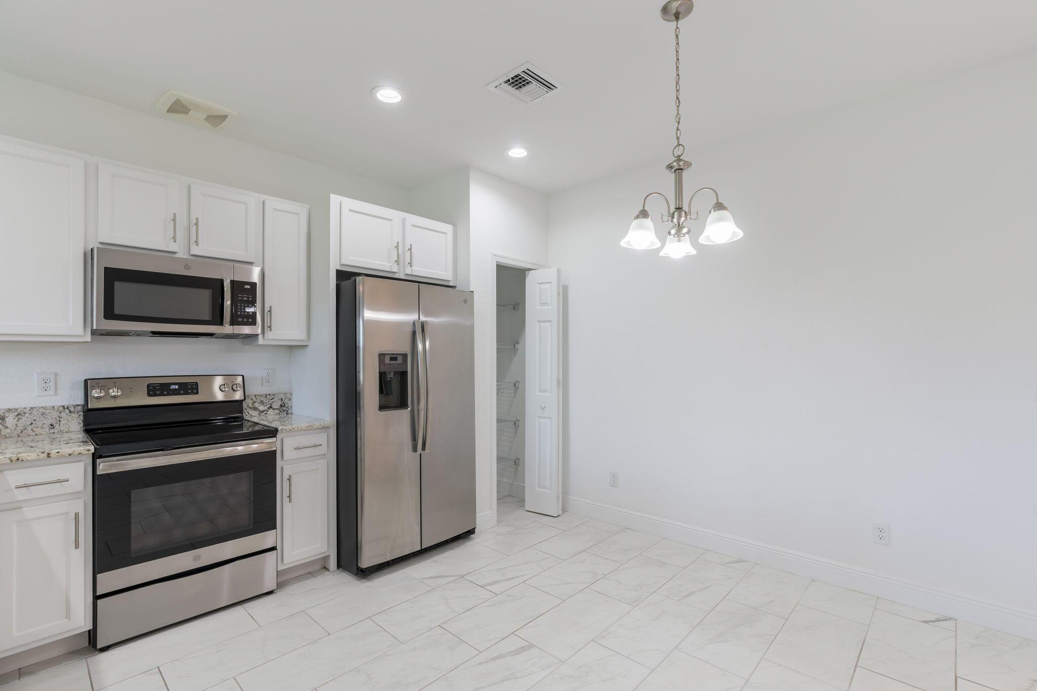 696 NE Waters Edge Lane, Port St. Lucie, FL 34983, Port St. Lucie - Photo 5