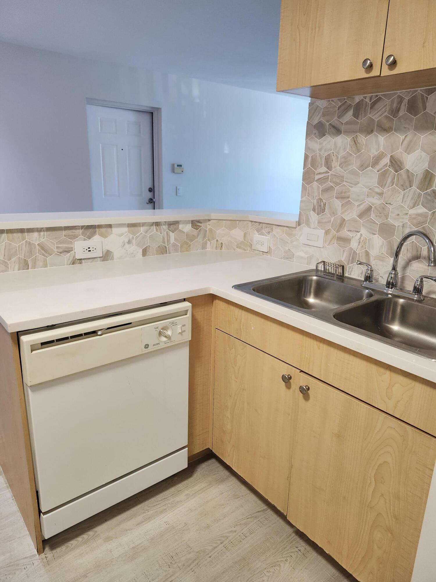 505 Villa Circle, Boynton Beach, FL 33435, Boynton Beach - Photo 4