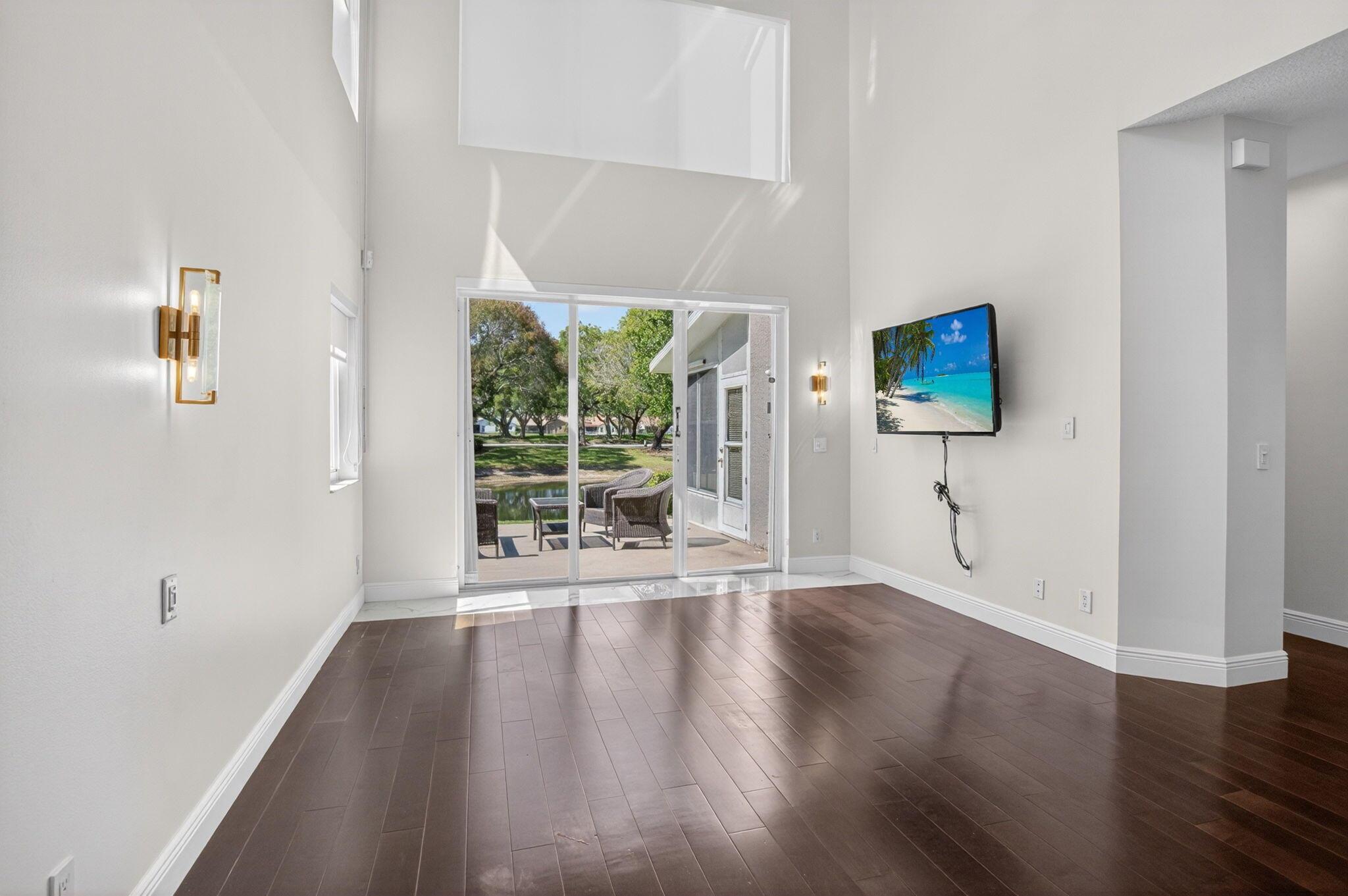 10530 Lake Vista Circle, Boca Raton, FL 33498, Boca Raton - Photo 5