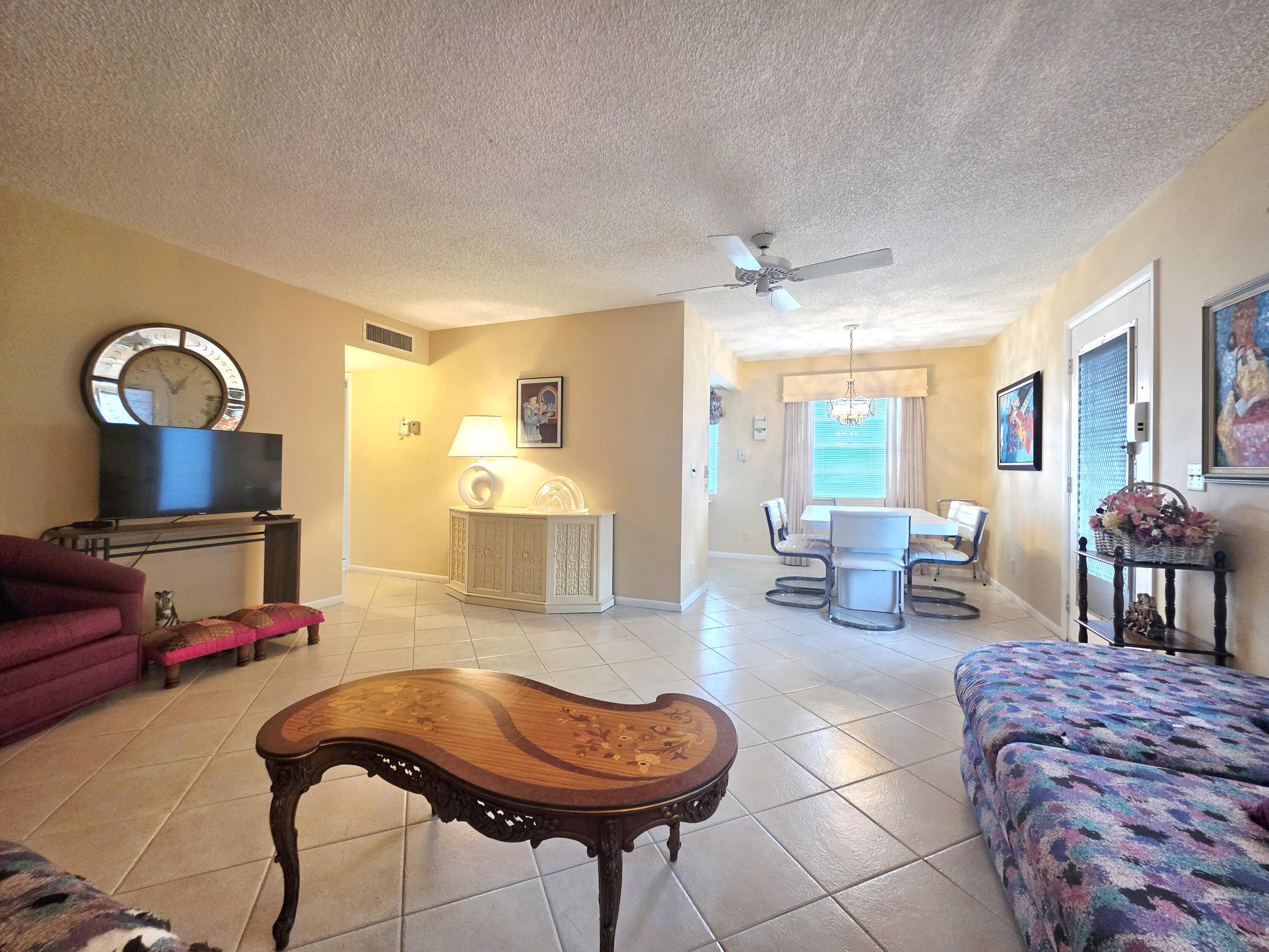 719 Flanders O, Delray Beach, FL 33484, Delray Beach - Photo 2