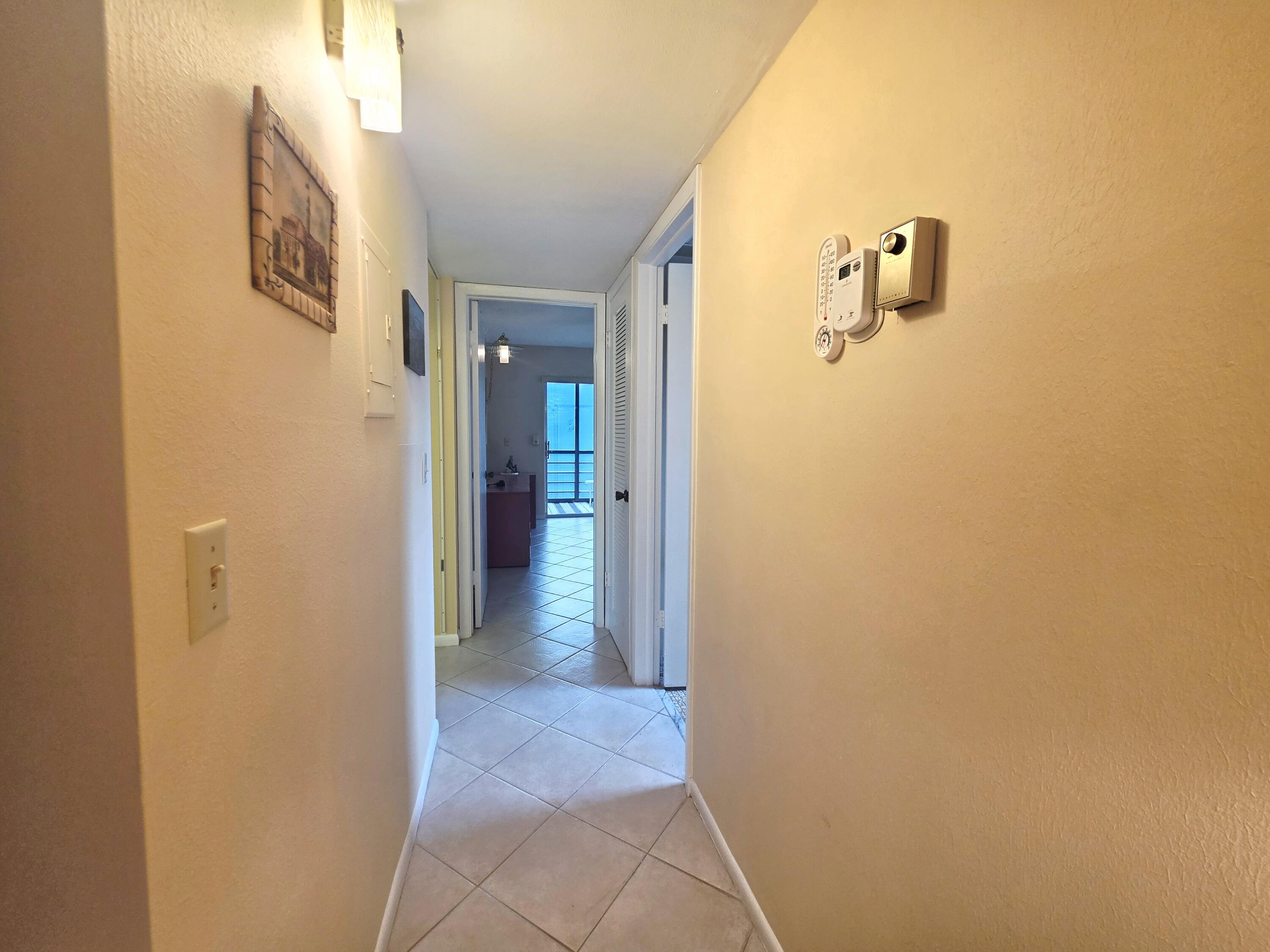 719 Flanders O, Delray Beach, FL 33484, Delray Beach - Photo 5