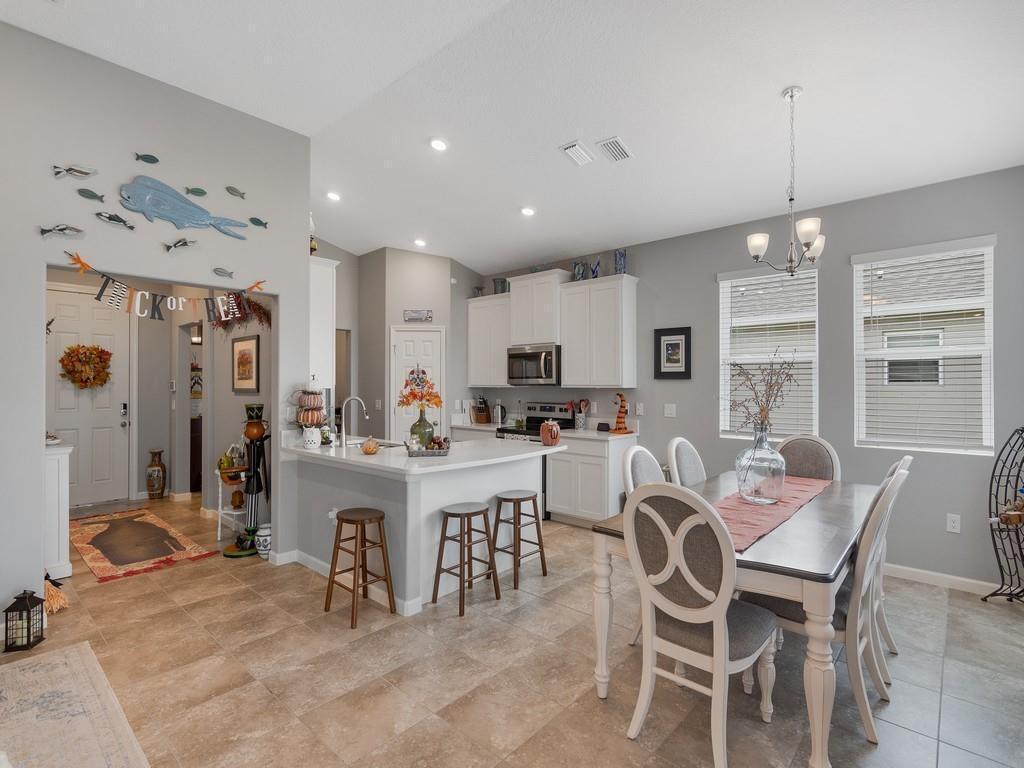 1490 Carriage Court, Vero Beach, FL 32966, Vero Beach - Photo 4