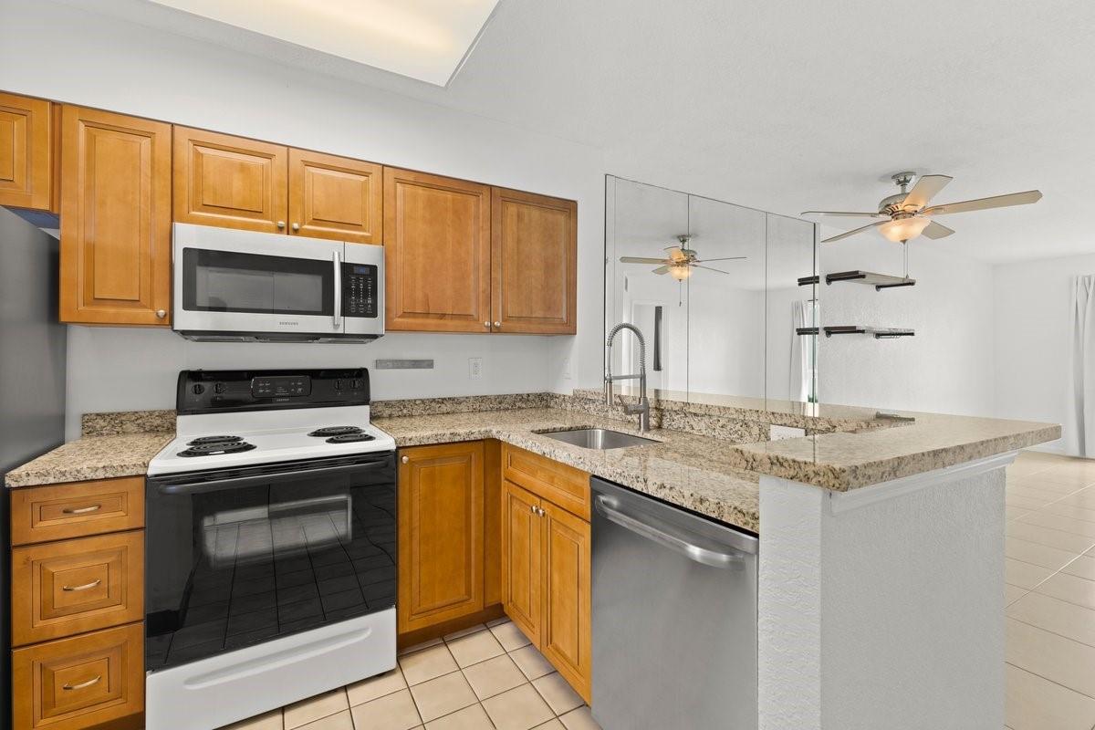2106 S Cypress Bend Drive 506, Pompano Beach, FL 33069, Pompano Beach - Photo 5