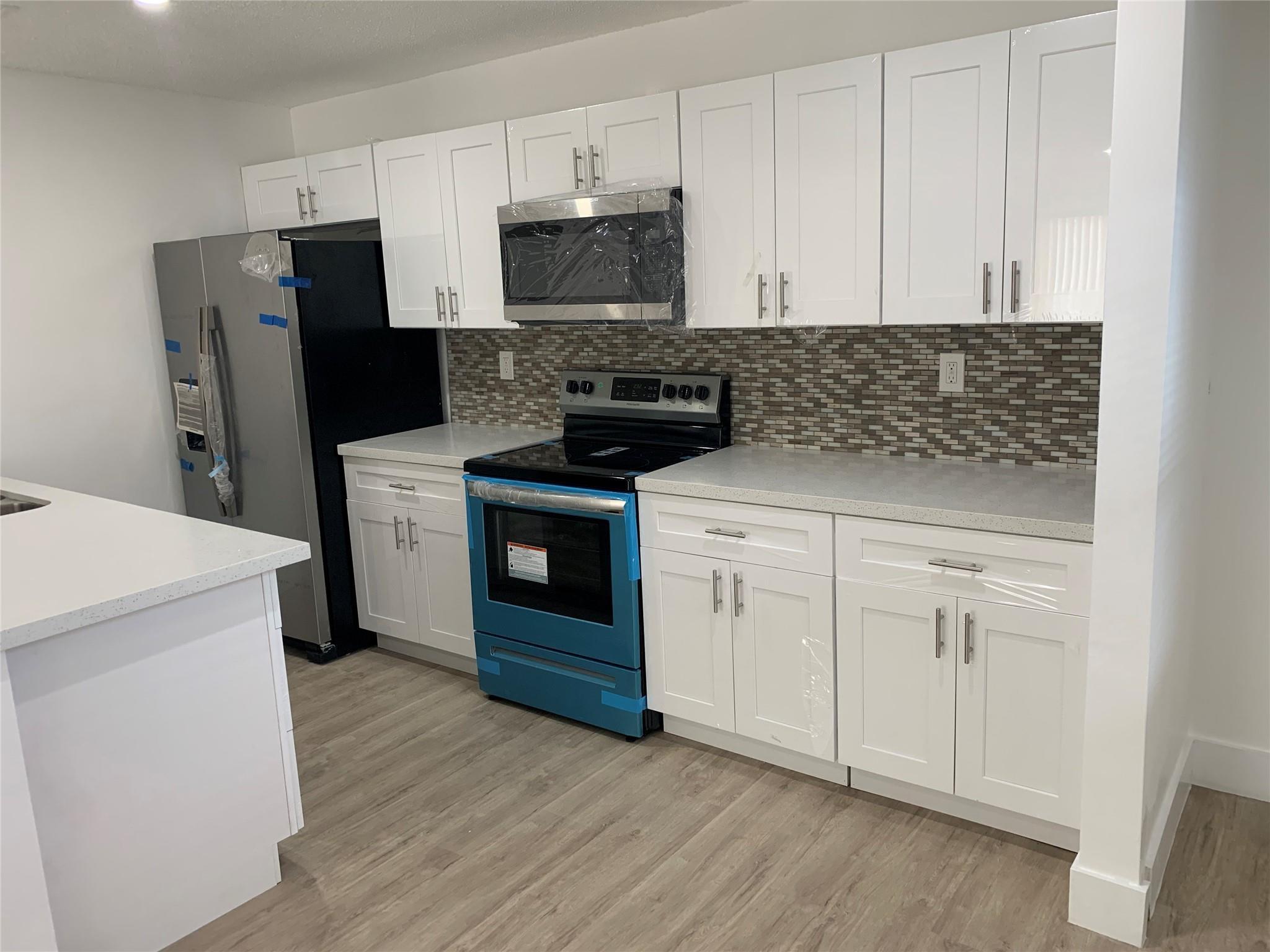 4121 Stirling Road 401, Dania Beach, FL 33314, Dania Beach - Photo 2